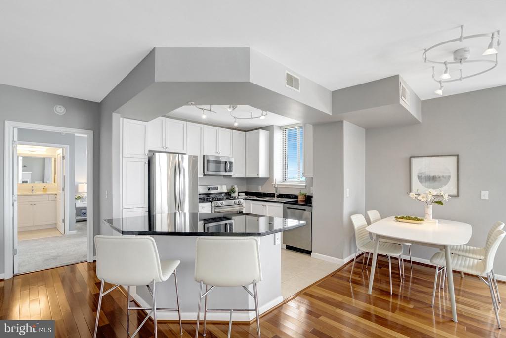 851 N GLEBE ROAD Unit: 1911