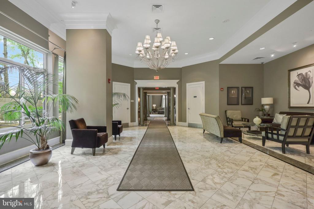 851 N GLEBE ROAD Unit: 1911