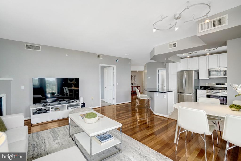 851 N GLEBE ROAD Unit: 1911