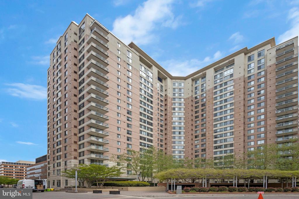 851 N GLEBE ROAD Unit: 1911