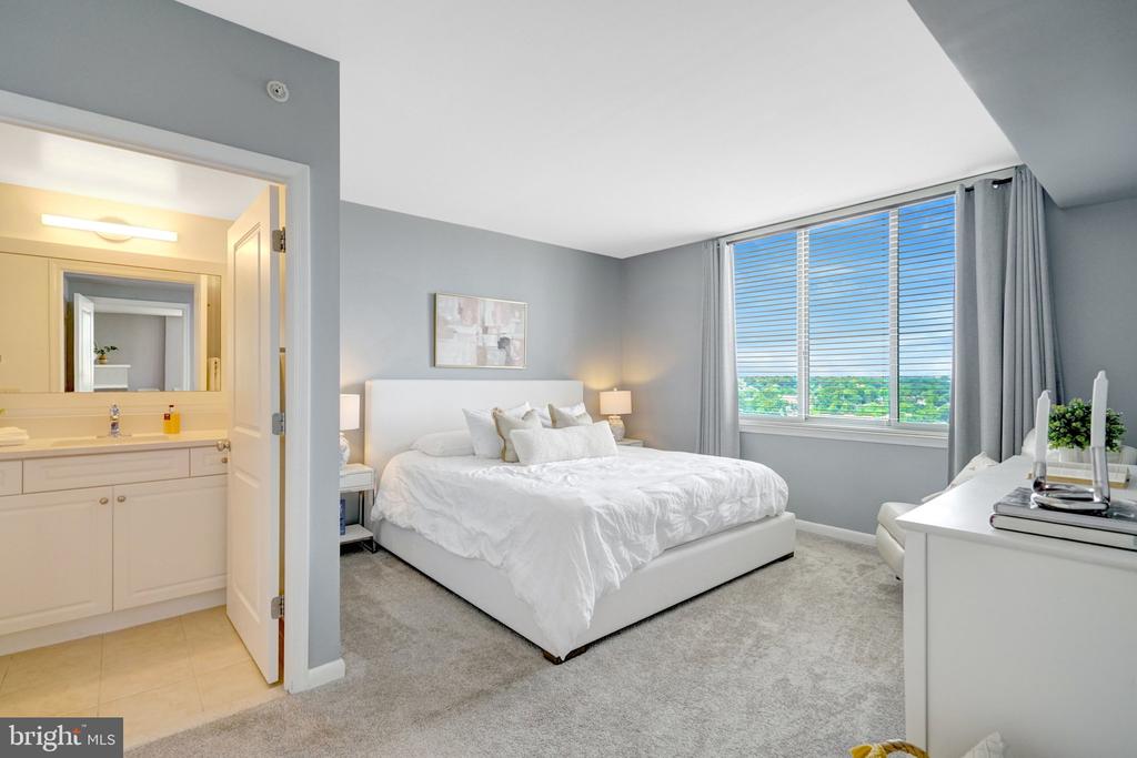 851 N GLEBE ROAD Unit: 1911