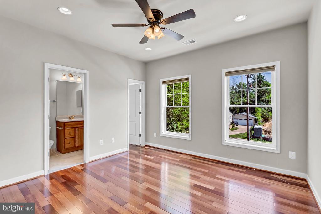 409 Branch Rd SE