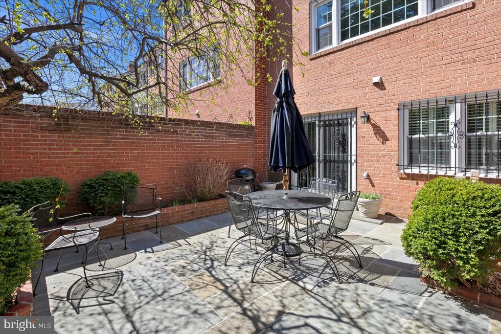 6311 GOLF COURSE SQUARE