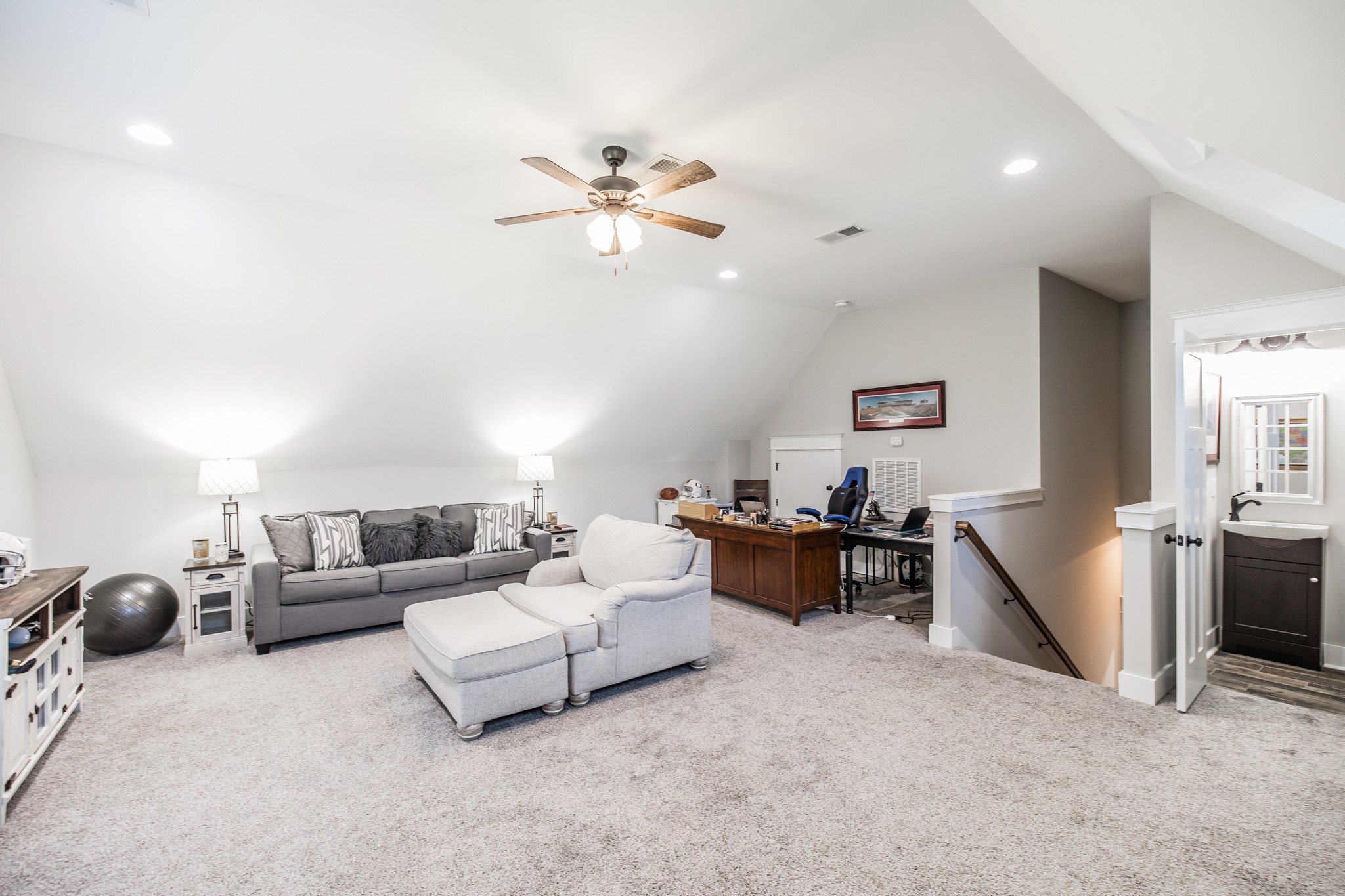 136 Bloomsbury Dr