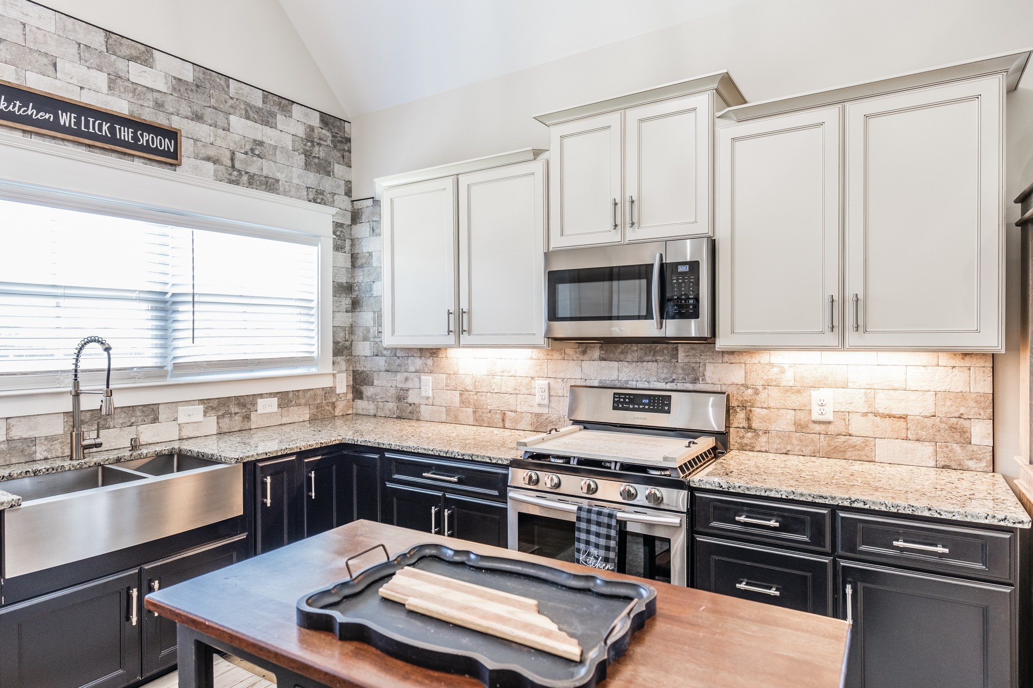 136 Bloomsbury Dr