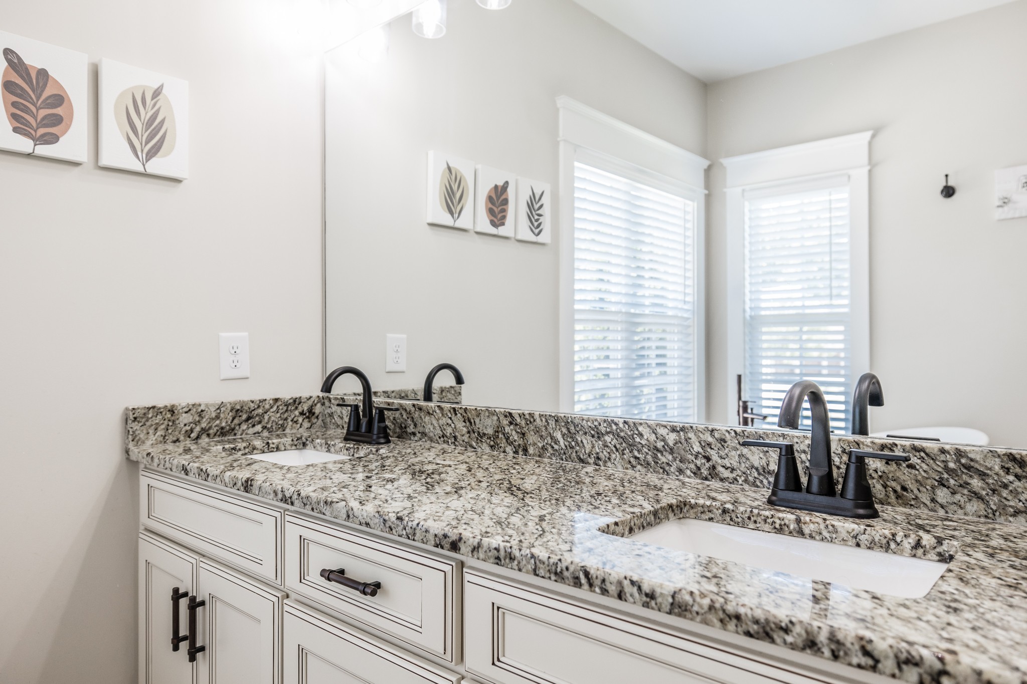 136 Bloomsbury Dr