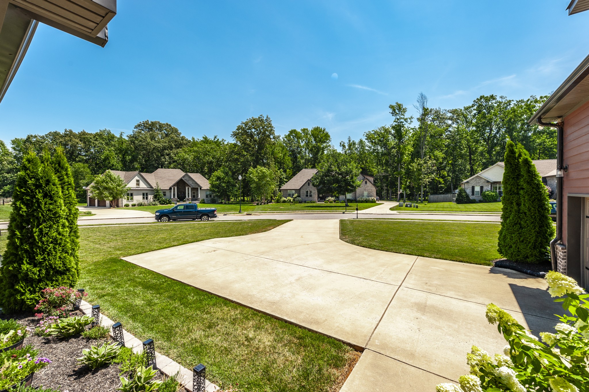136 Bloomsbury Dr