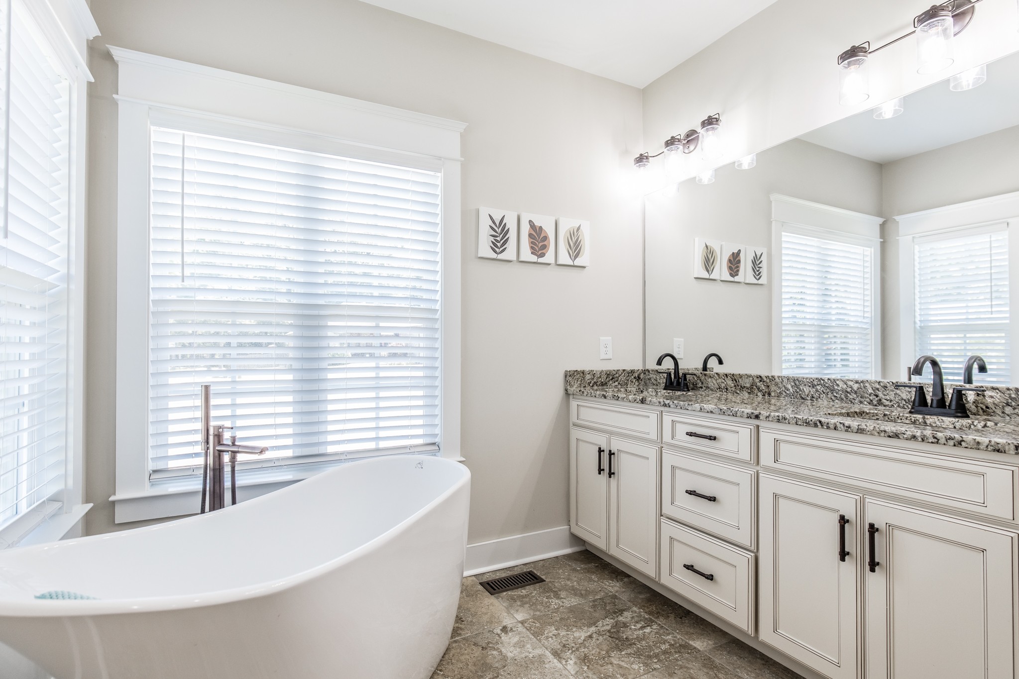 136 Bloomsbury Dr
