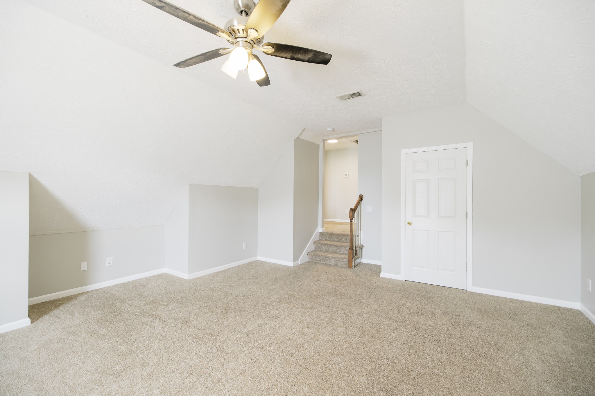 102 Hunterwood Ct