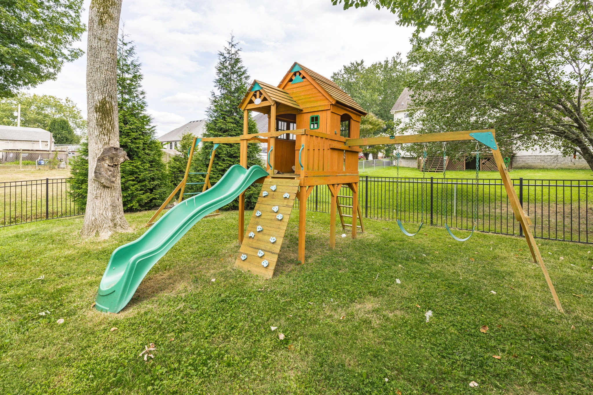 102 Hunterwood Ct