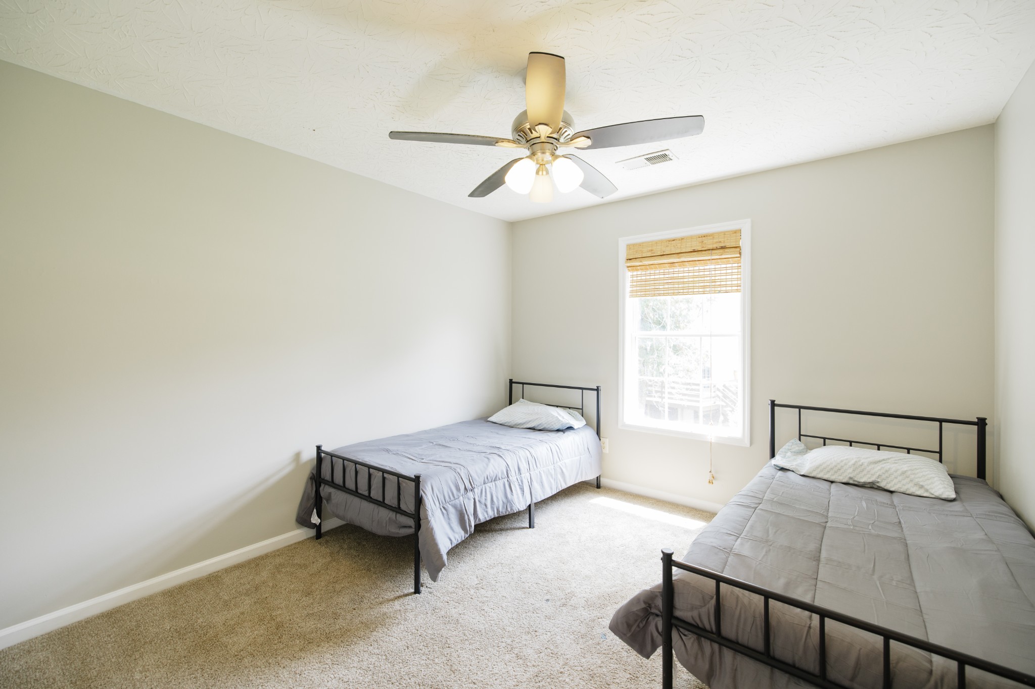 102 Hunterwood Ct