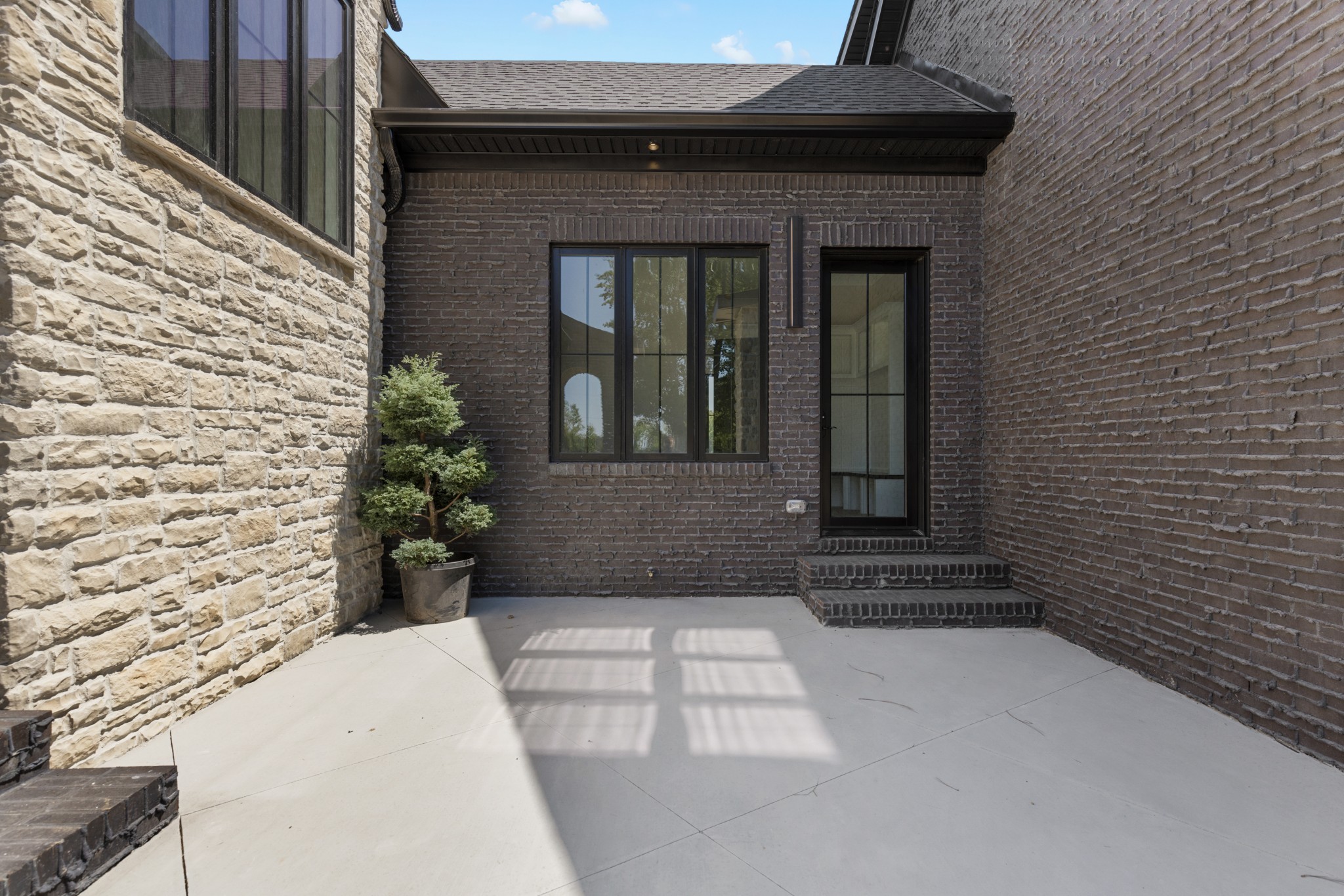 212 Shun Pike