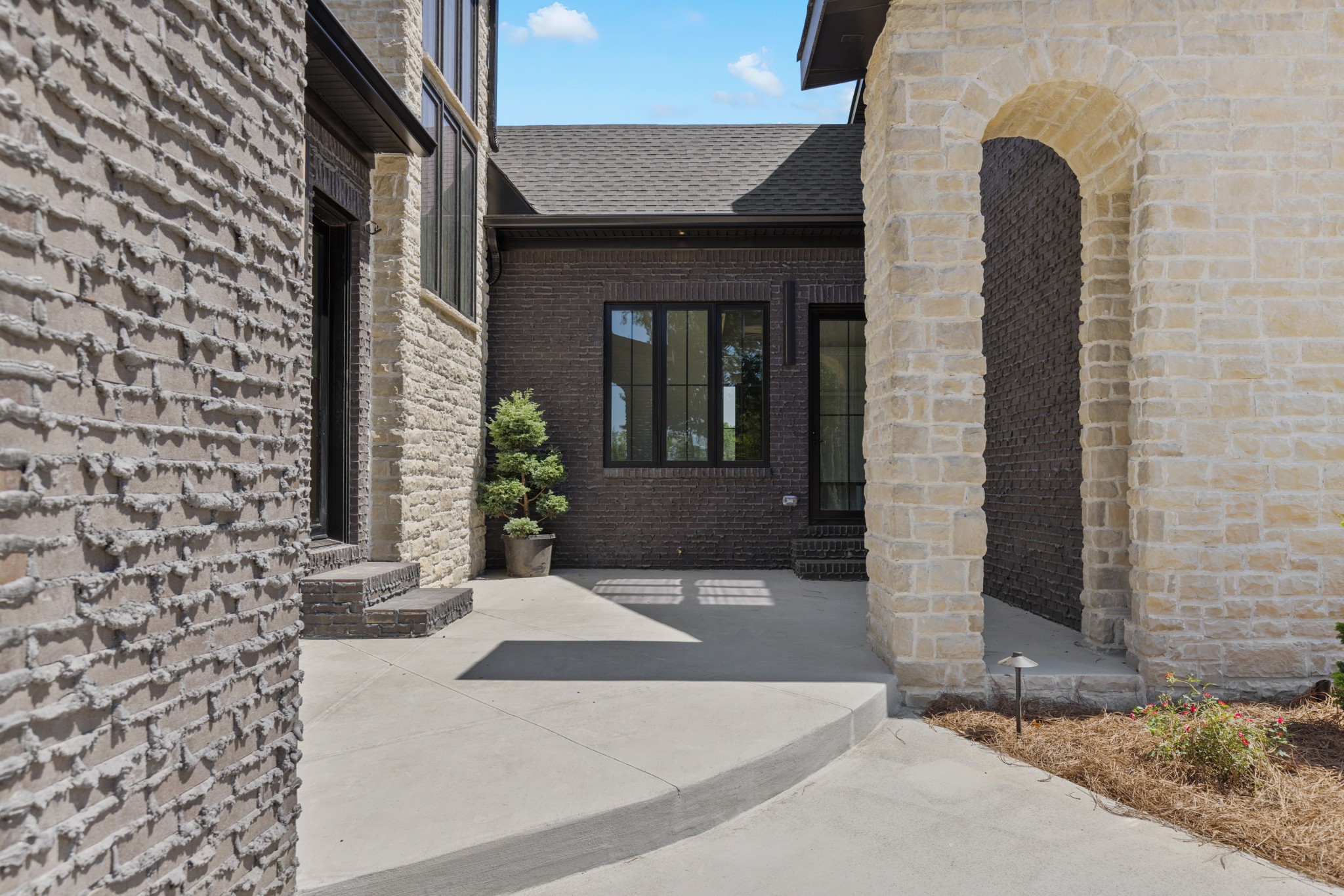 212 Shun Pike