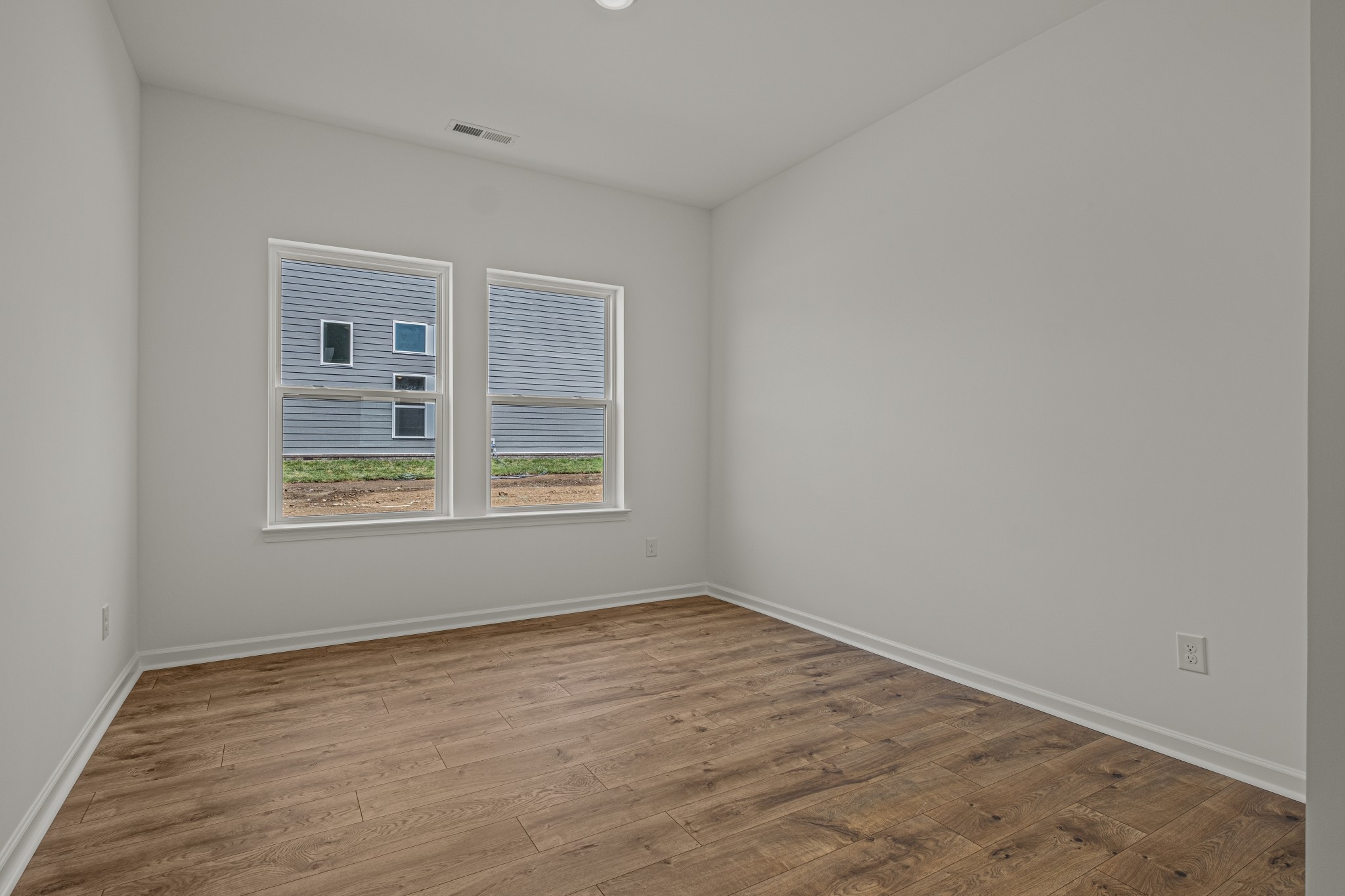 2044 Mackinac Bend