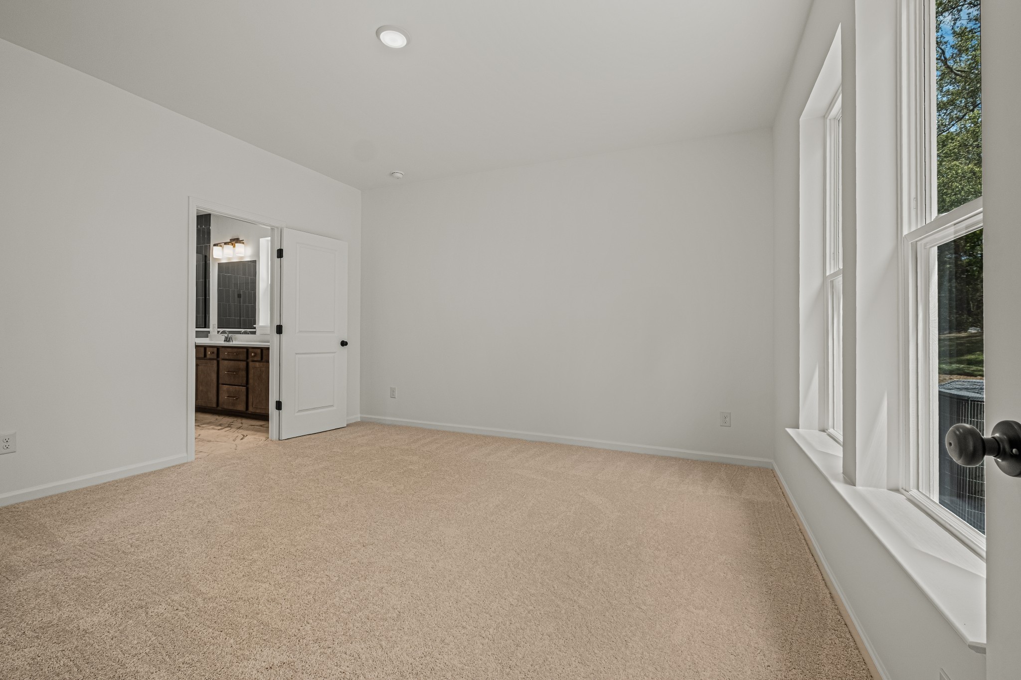 2044 Mackinac Bend