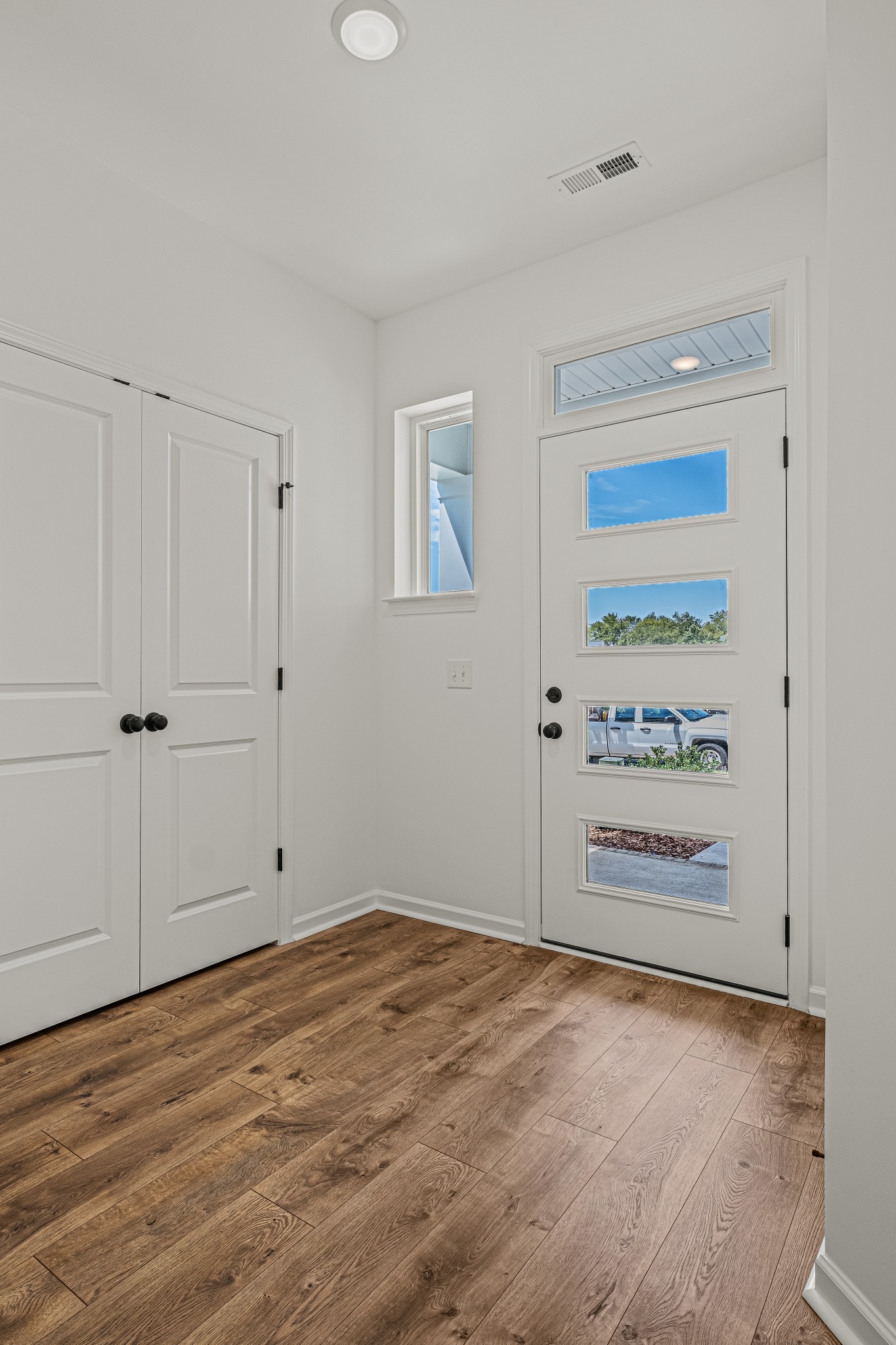 2044 Mackinac Bend