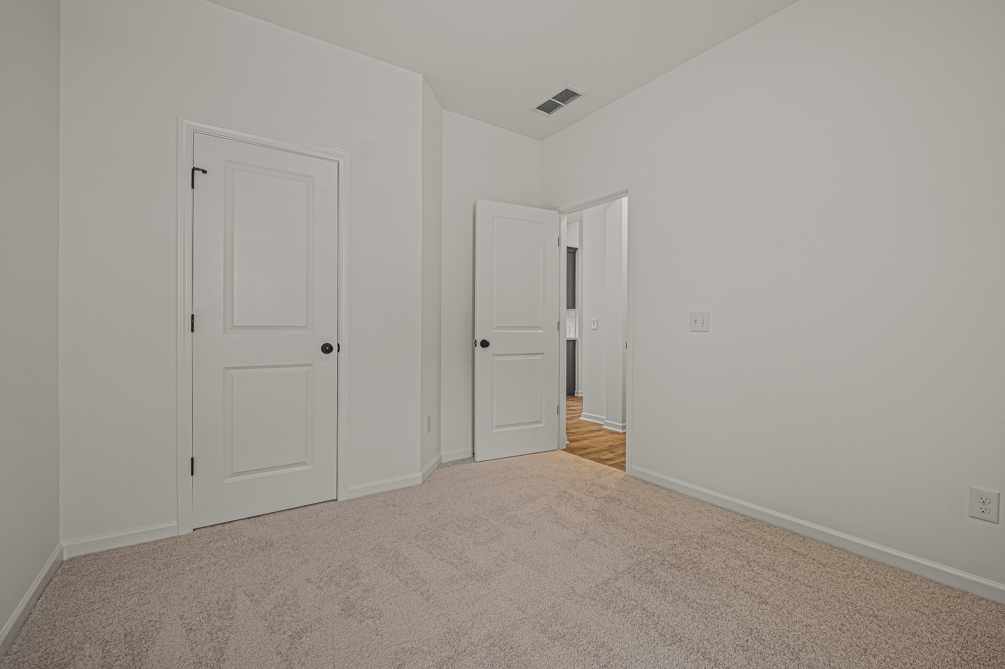 2044 Mackinac Bend