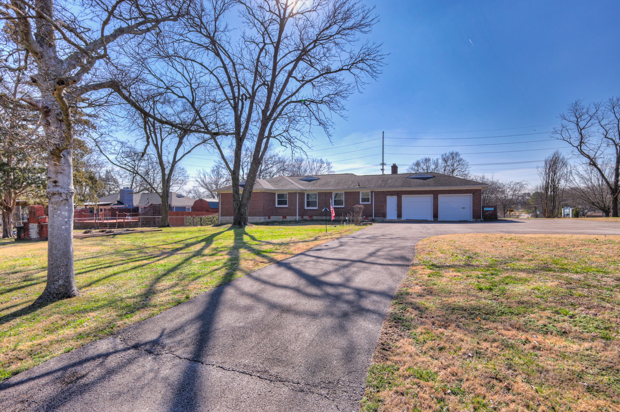 206 W Due West Ave