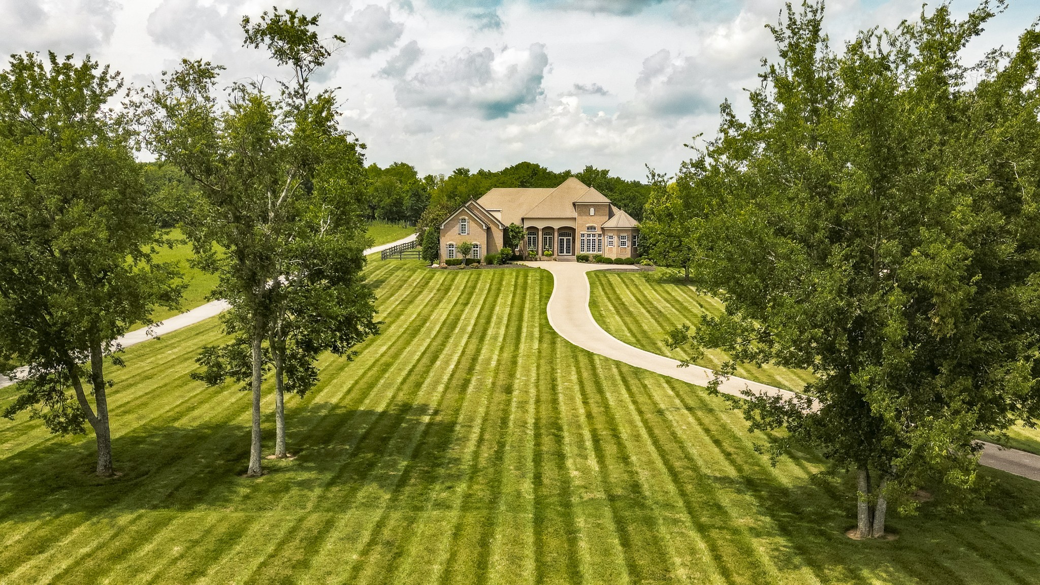 2436 Long Hollow Pike