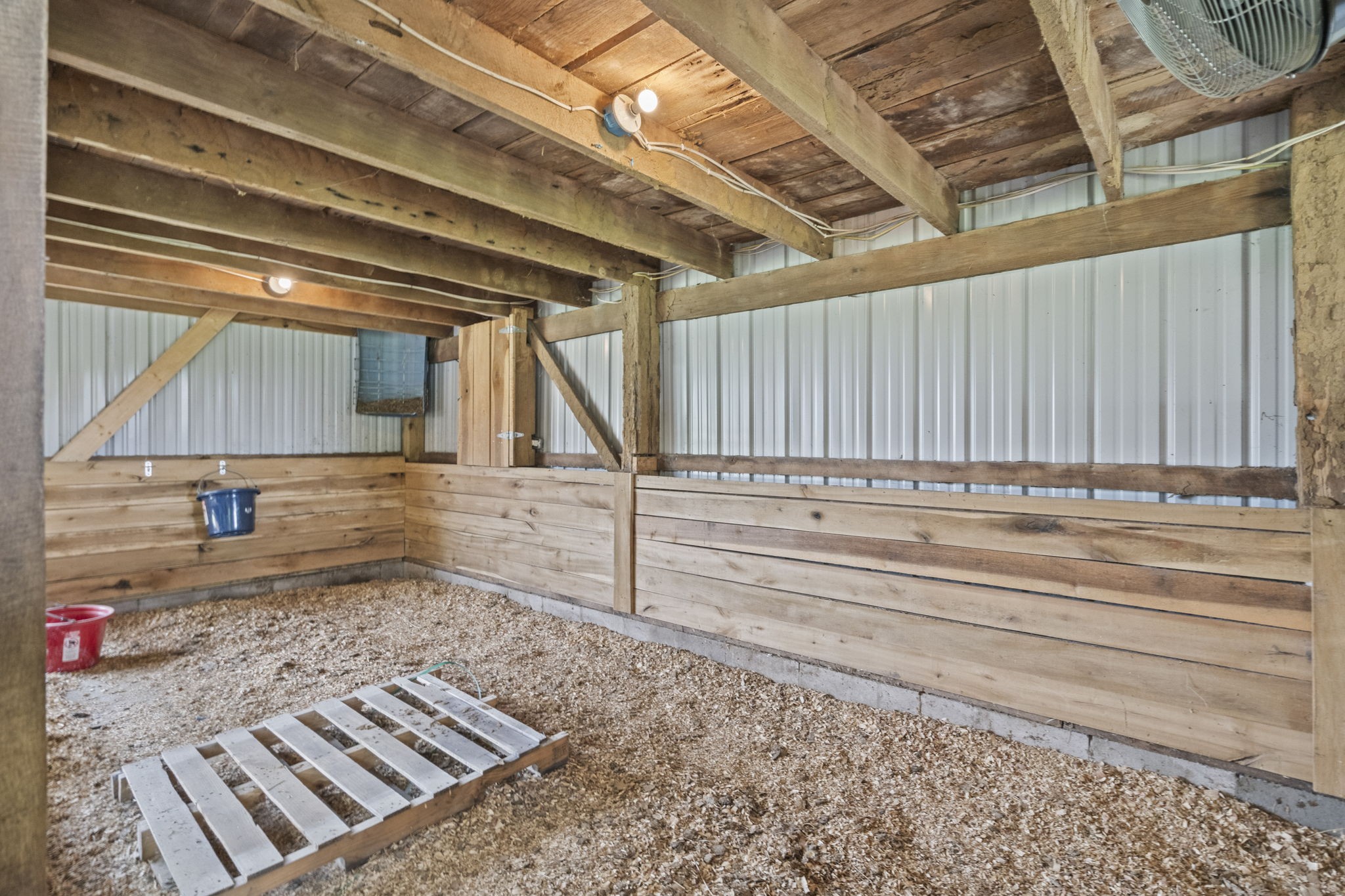 8085 Highway 25, E