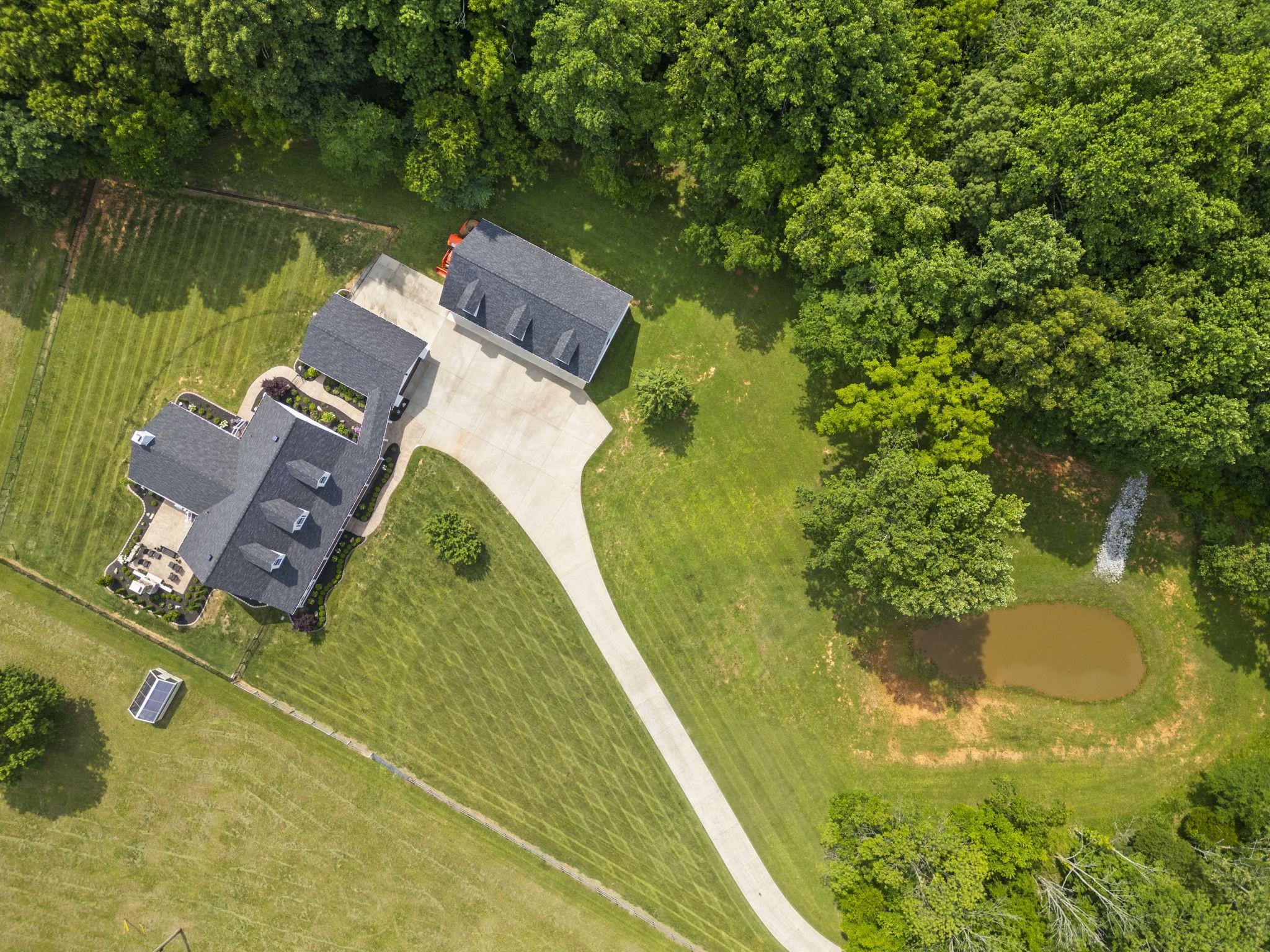 8085 Highway 25, E