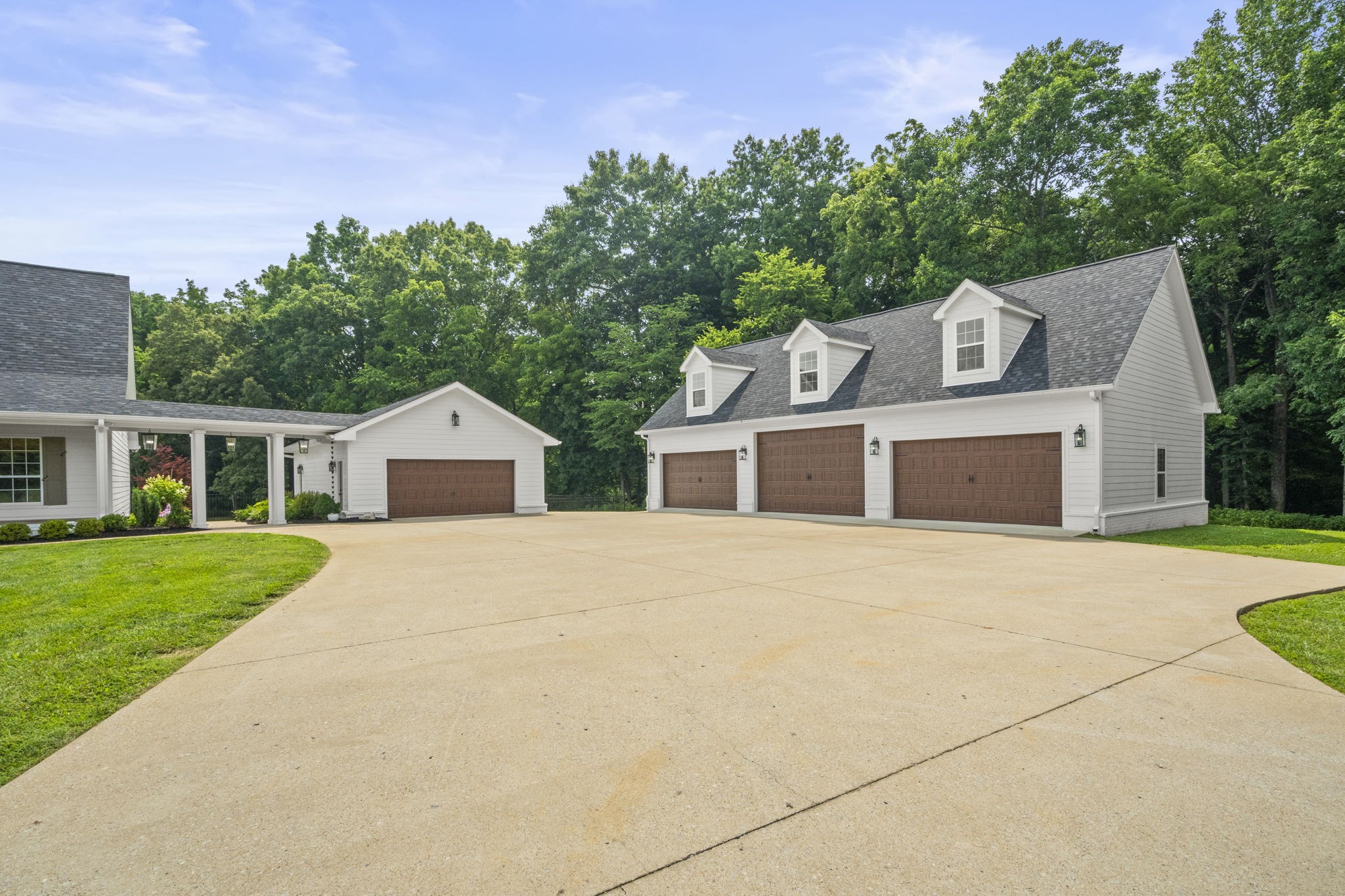 8085 Highway 25, E