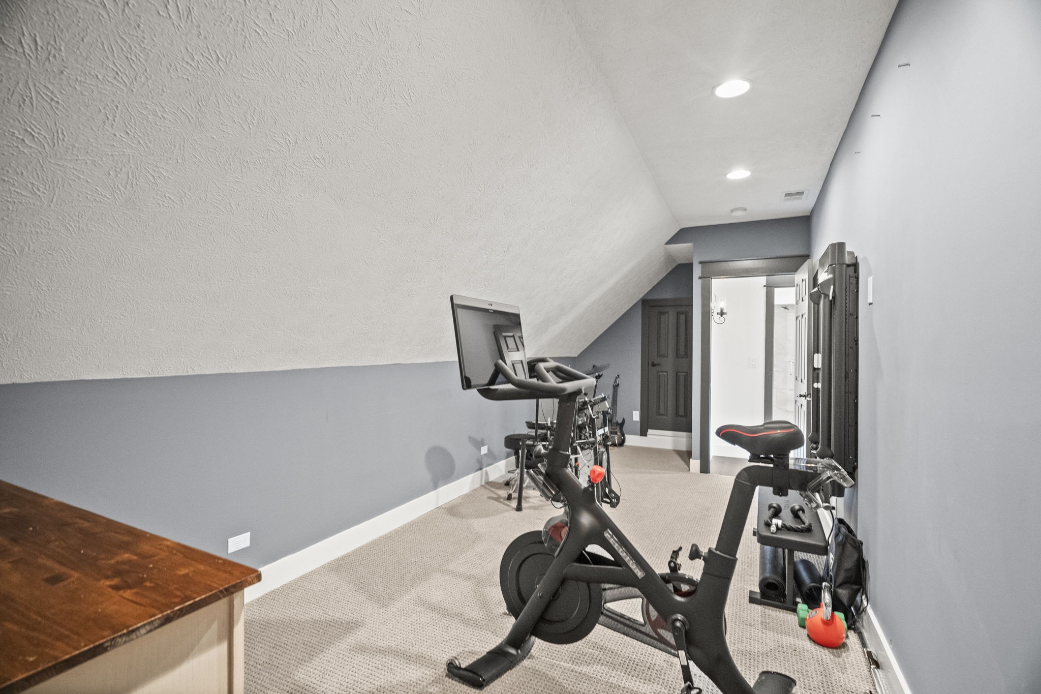 8085 Highway 25, E