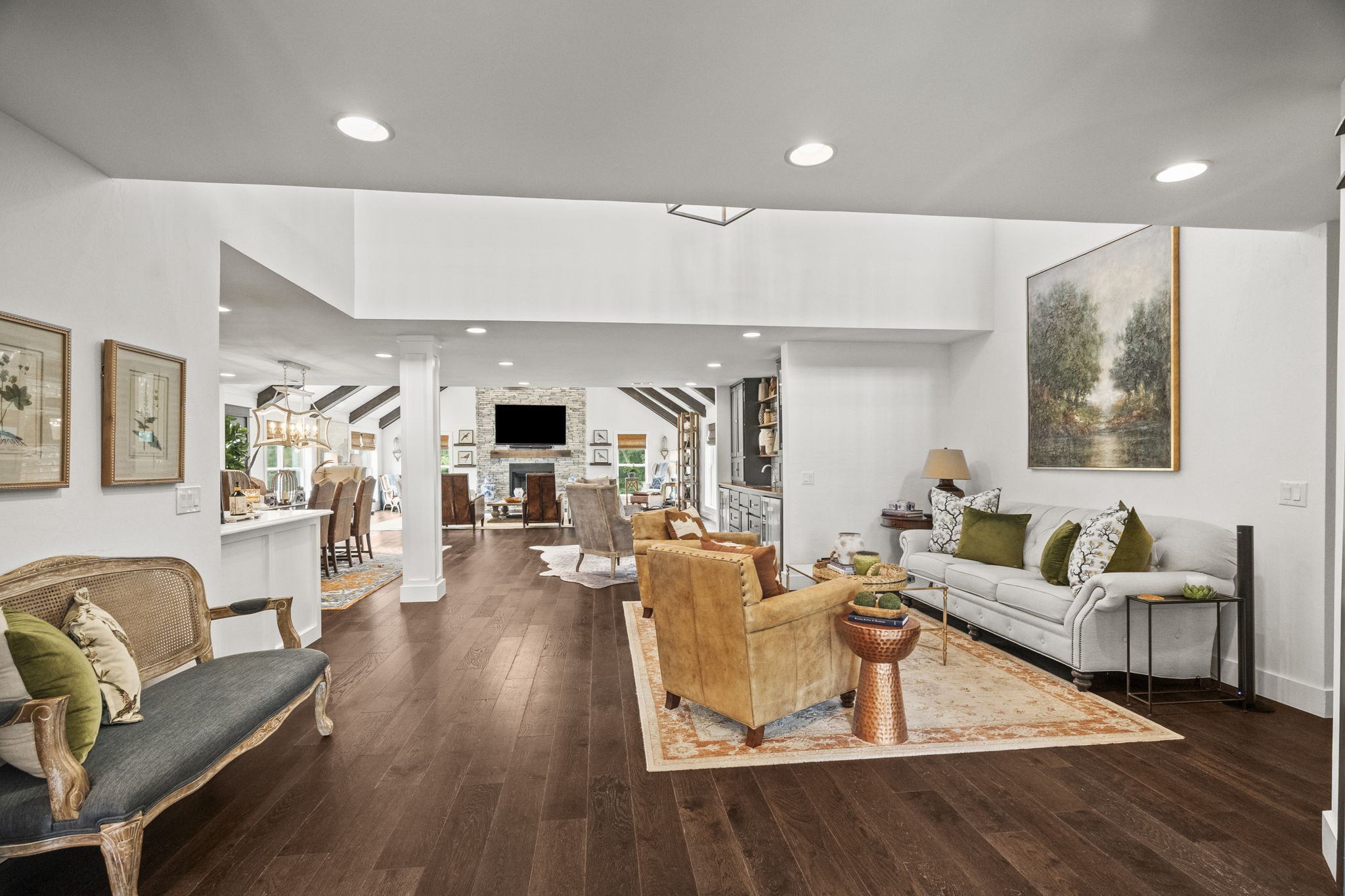8085 Highway 25, E