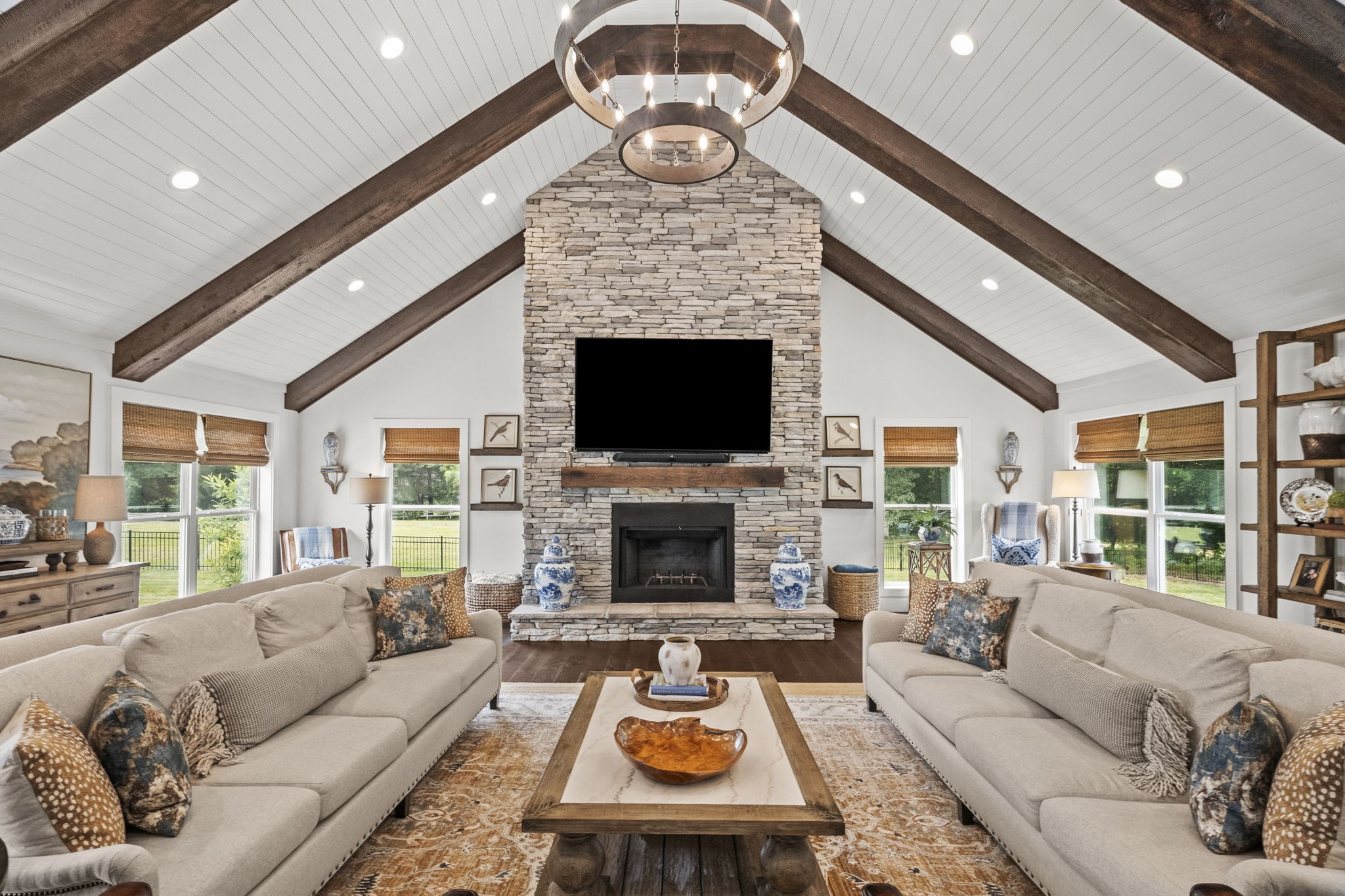 8085 Highway 25, E