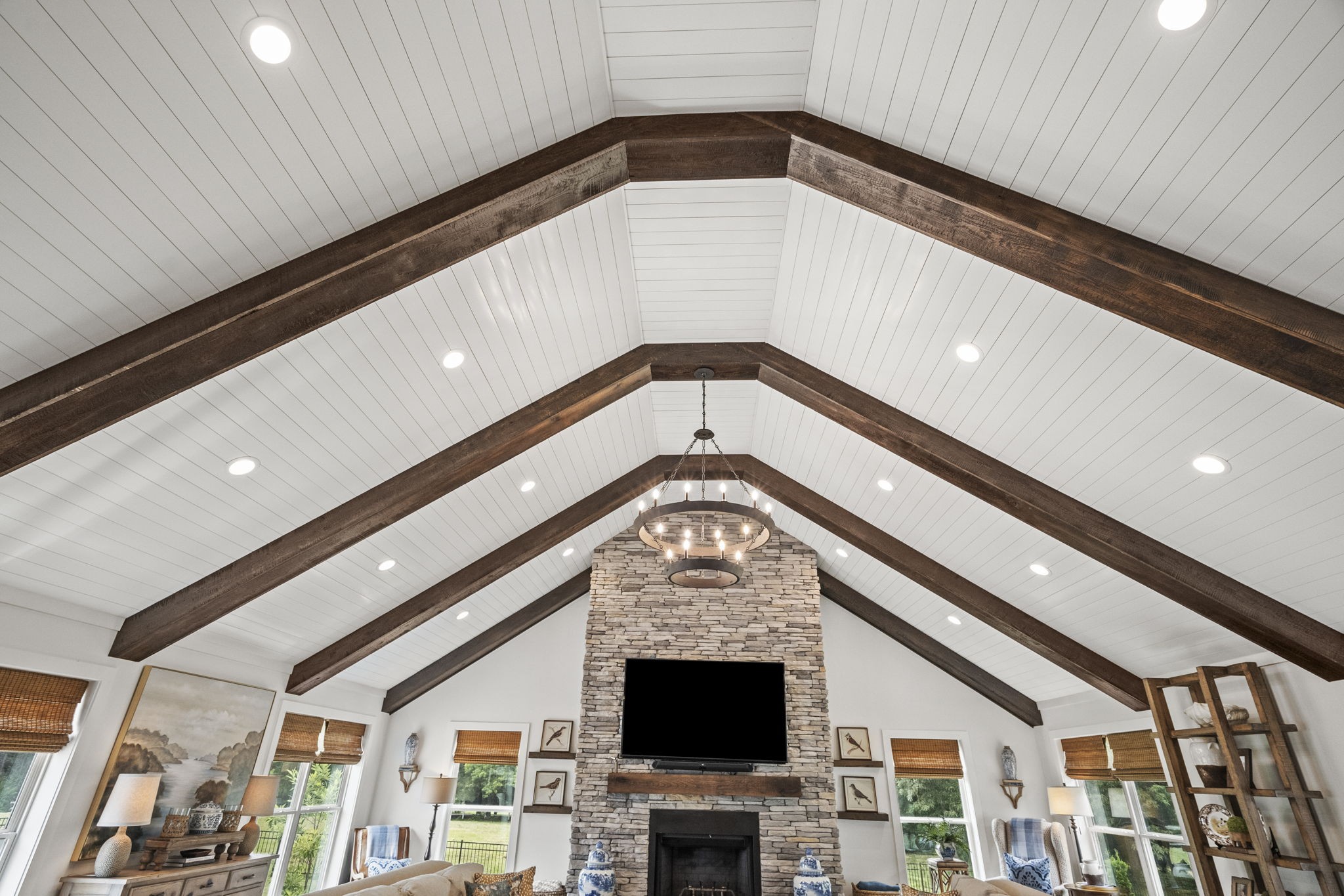 8085 Highway 25, E