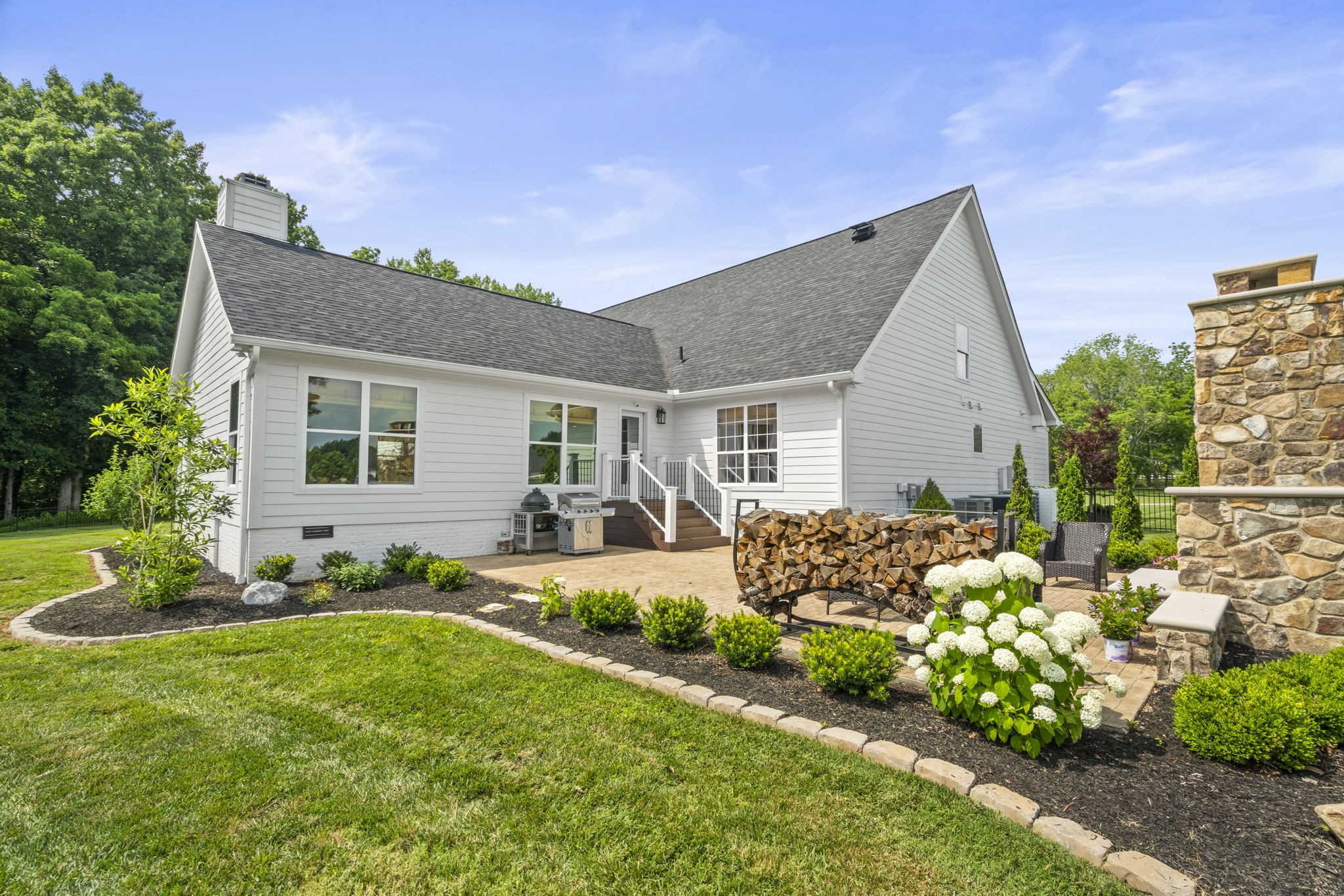 8085 Highway 25, E
