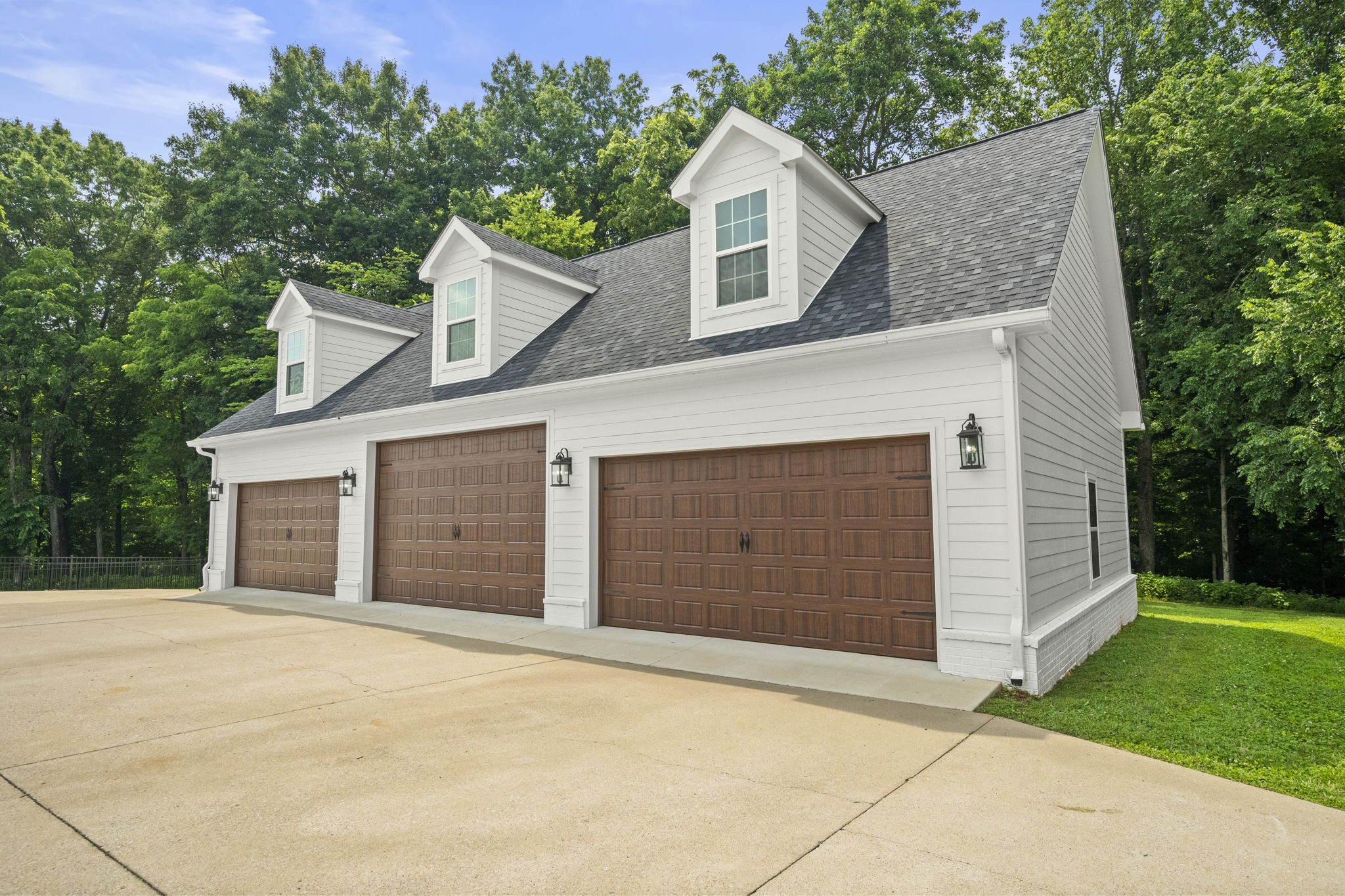 8085 Highway 25, E
