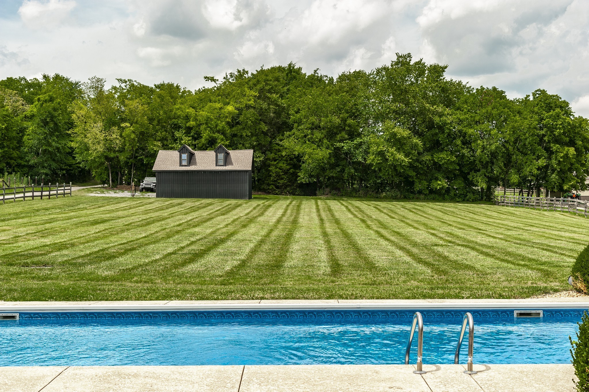 2436 Long Hollow Pike
