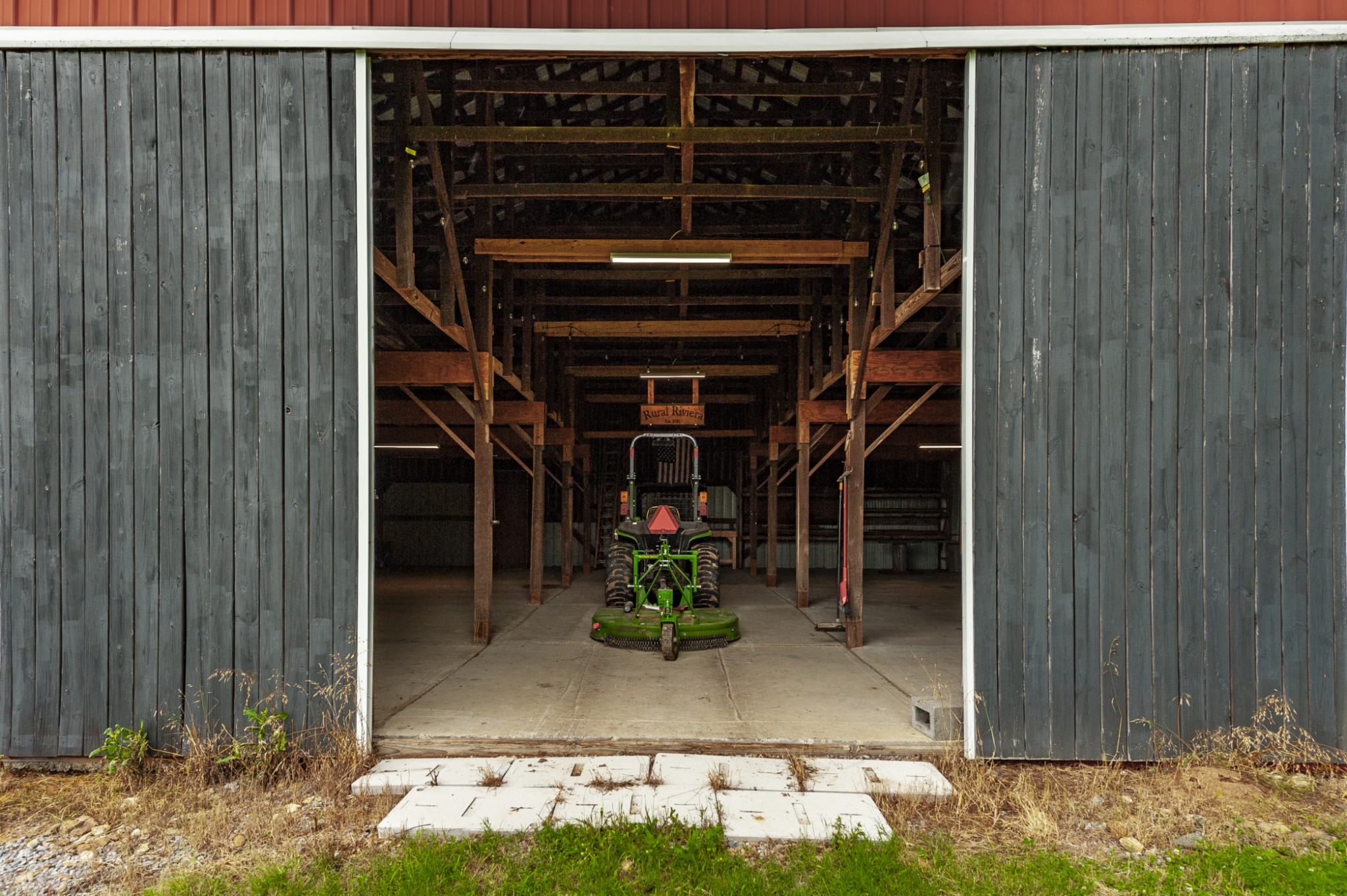 1113 E Robertson Rd