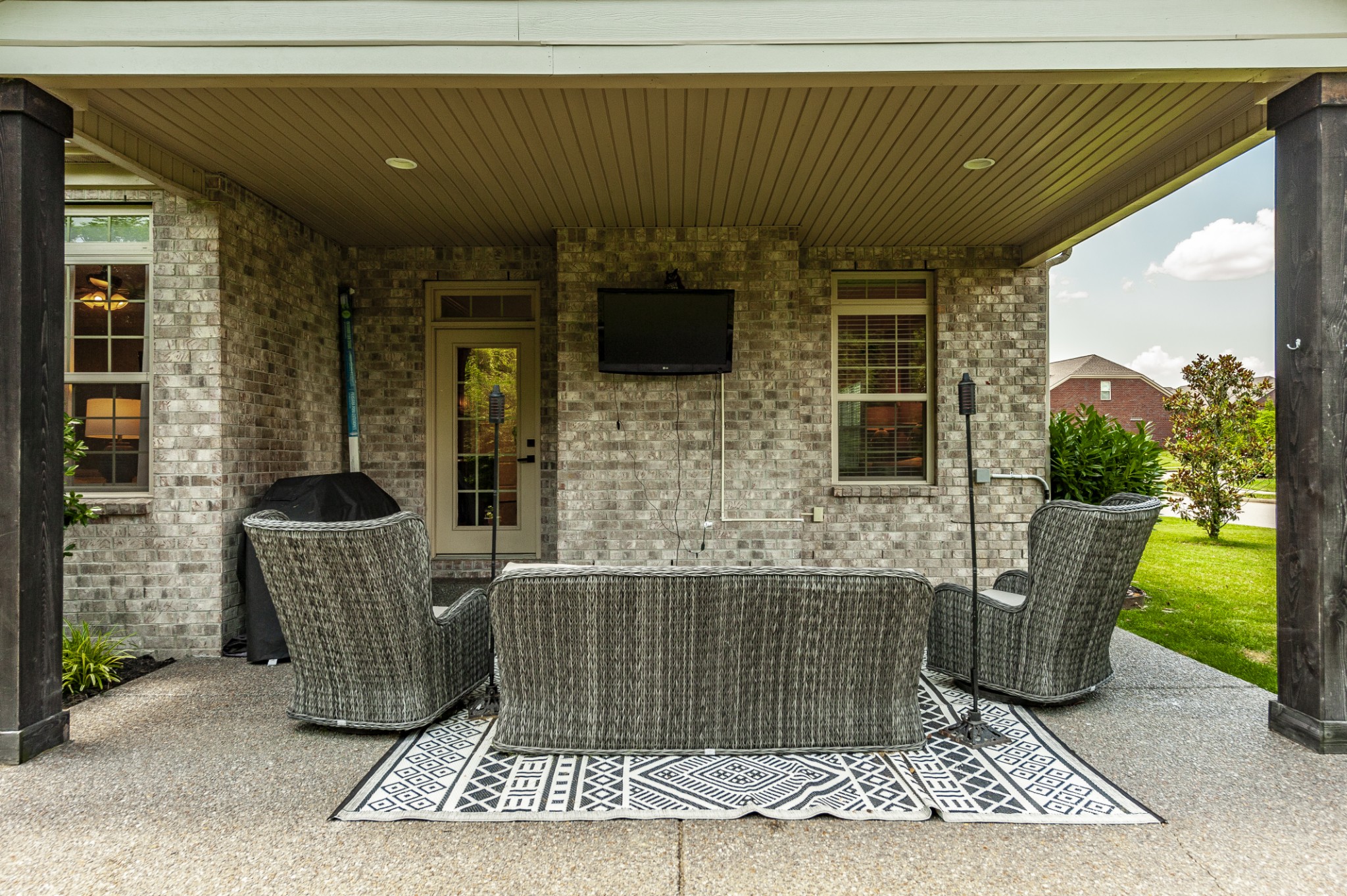 1328 Reynard Dr