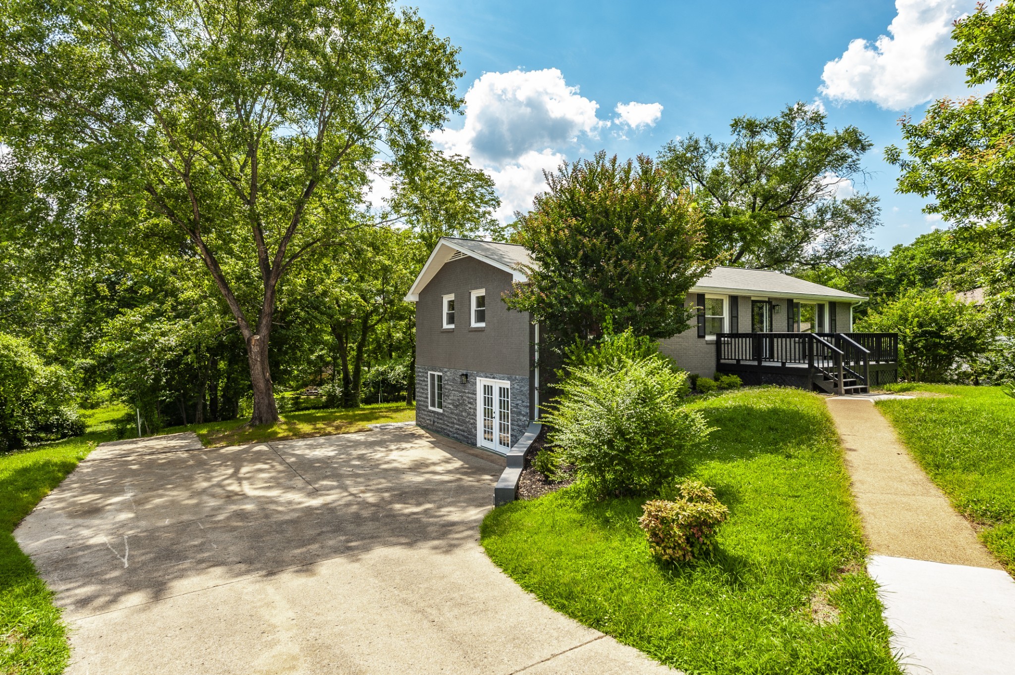 104 Dolphus Dr