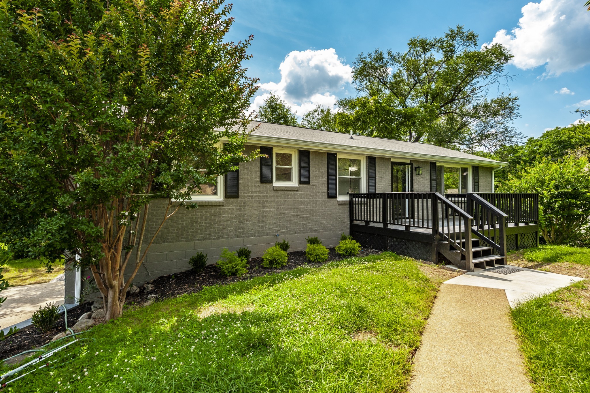 104 Dolphus Dr