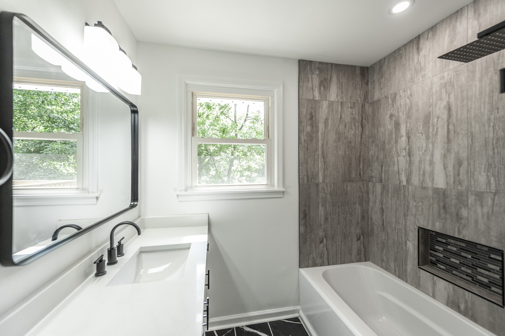 104 Dolphus Dr