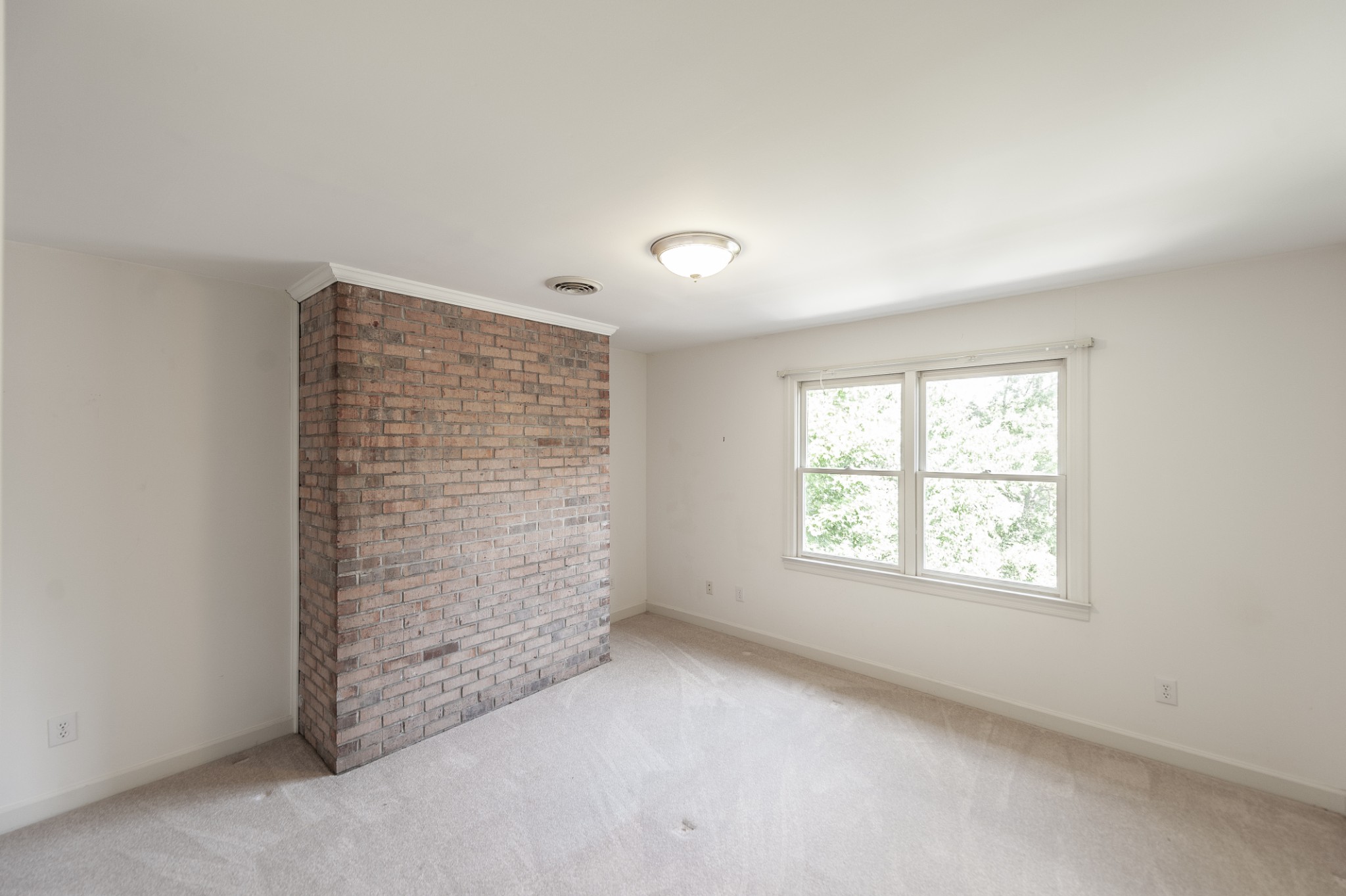 142 Stonehouse Dr