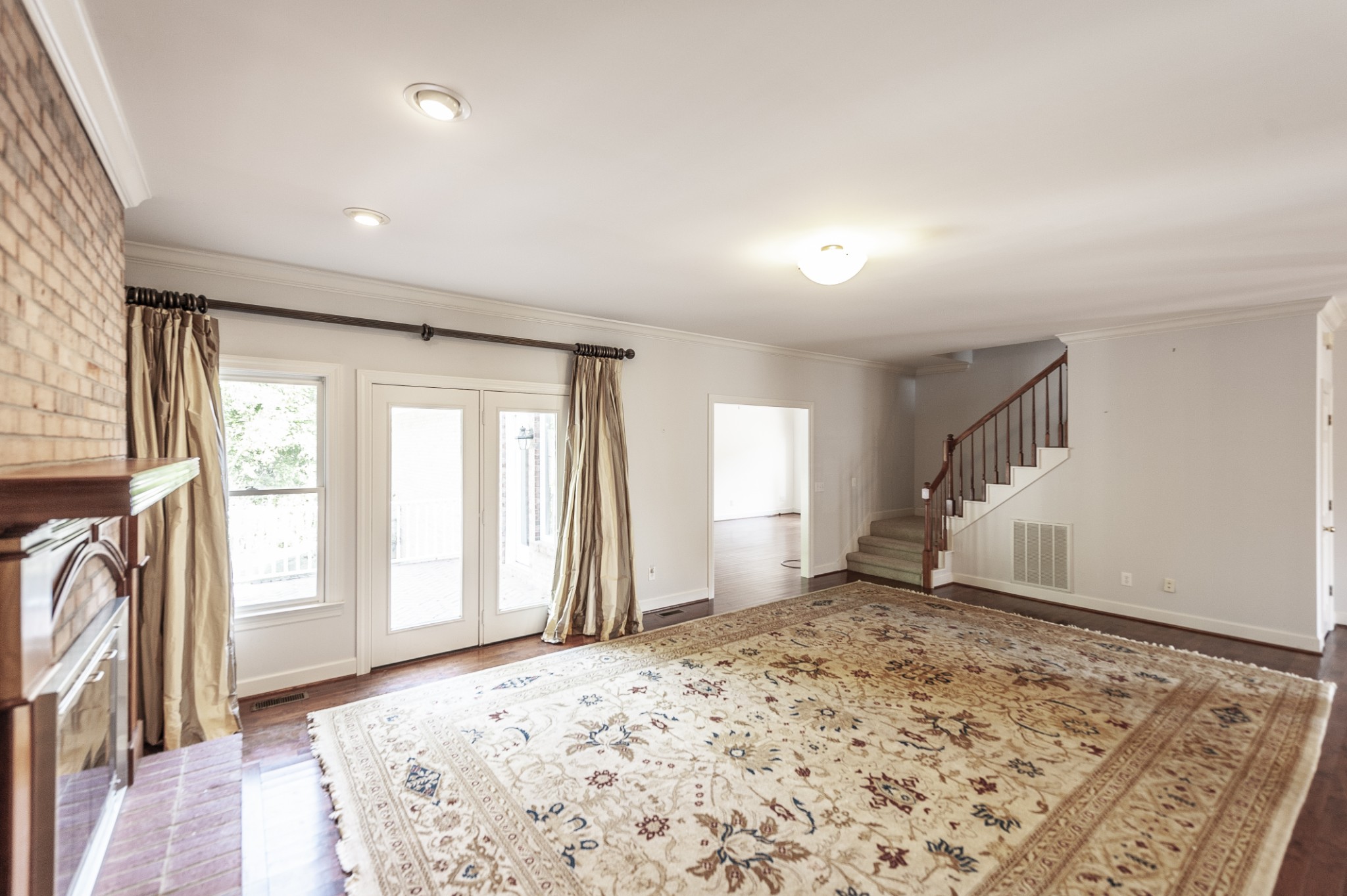142 Stonehouse Dr