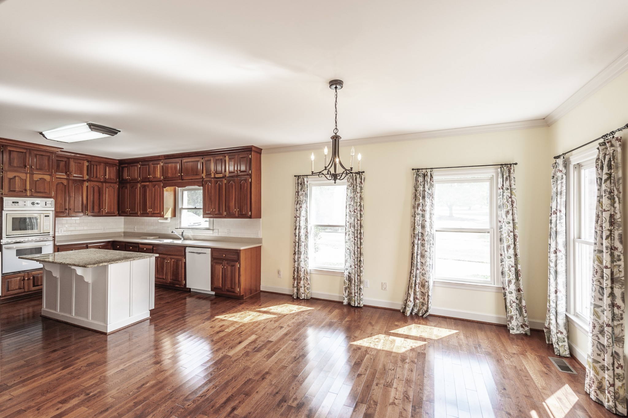 142 Stonehouse Dr