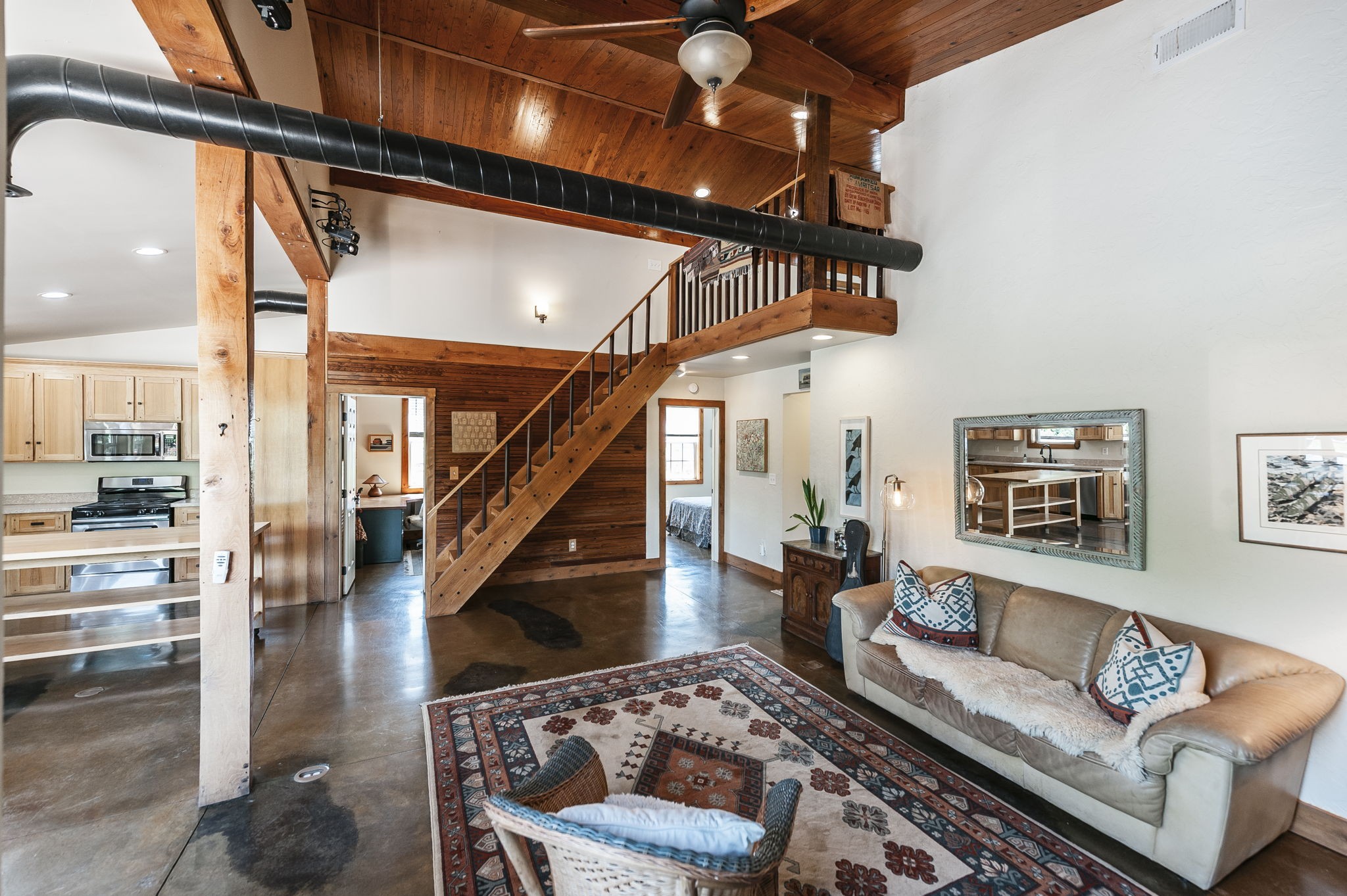 208 Harris Ln