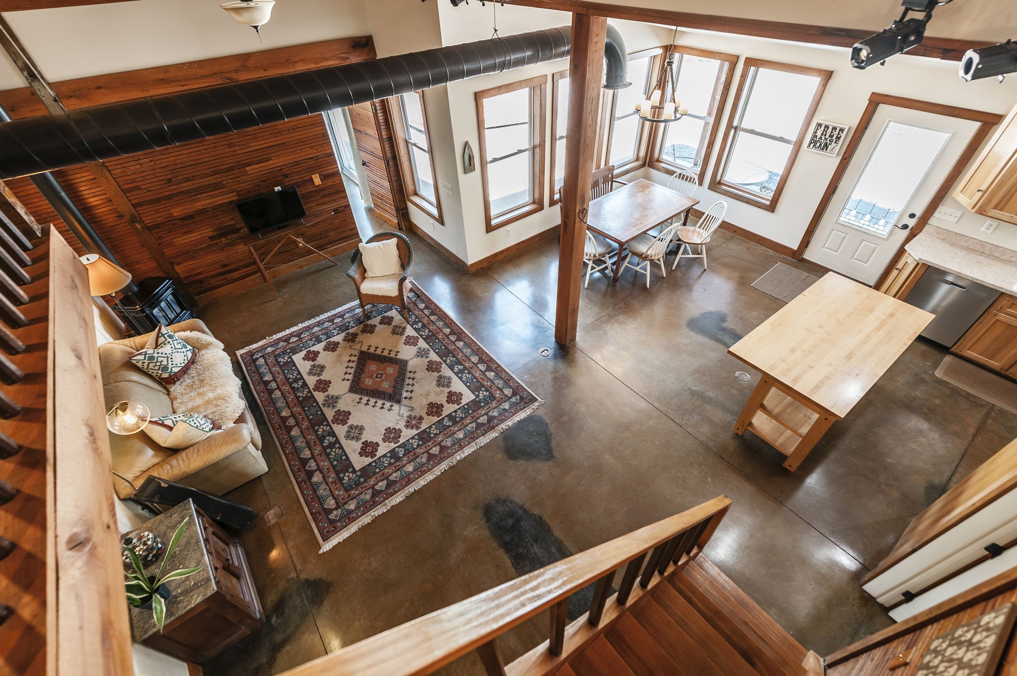 208 Harris Ln