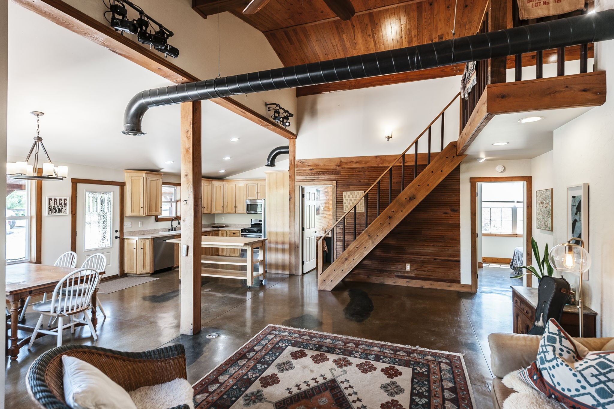 208 Harris Ln