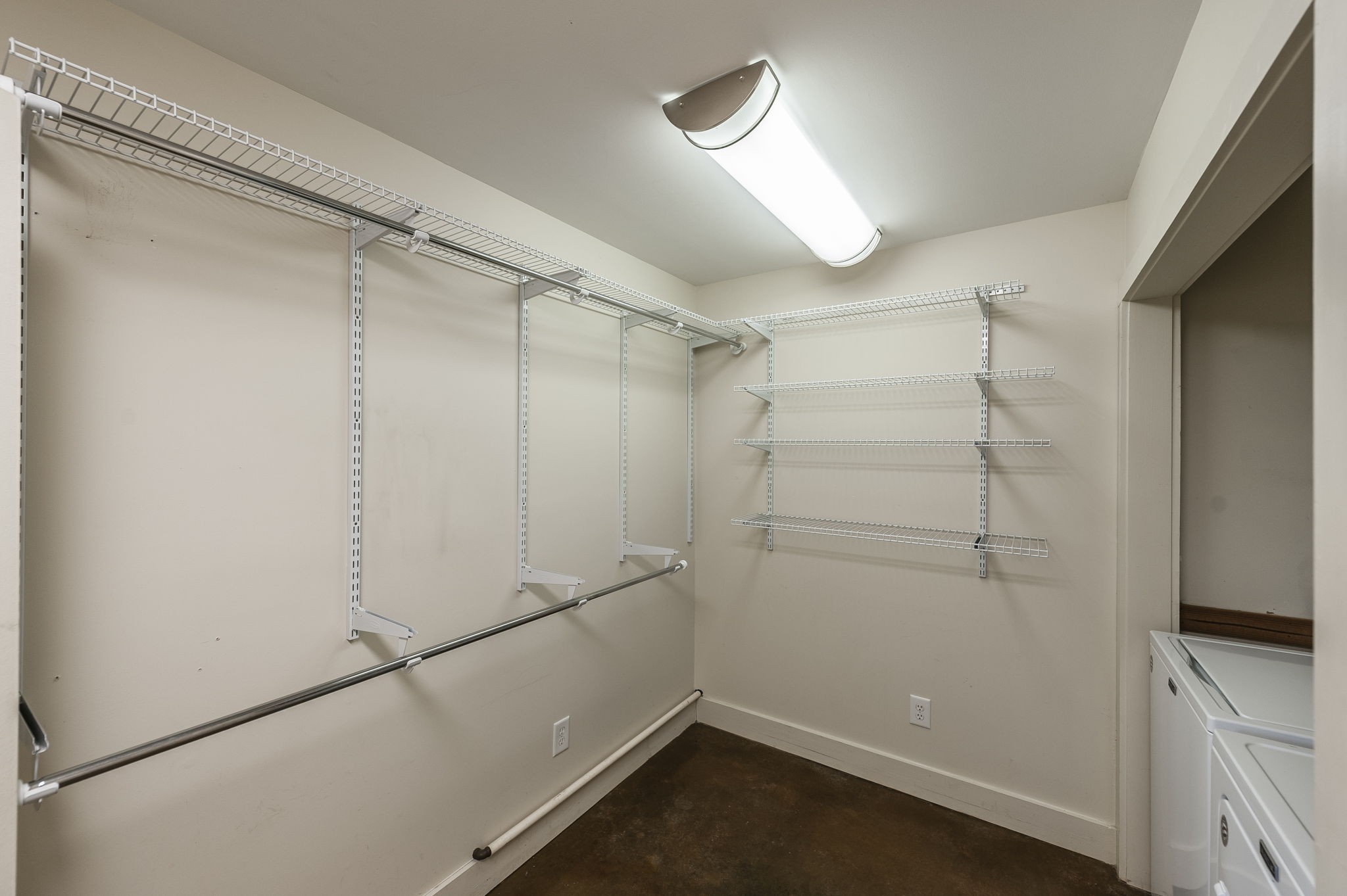 208 Harris Ln
