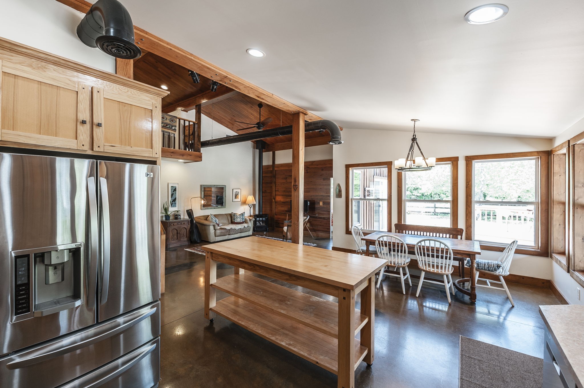208 Harris Ln