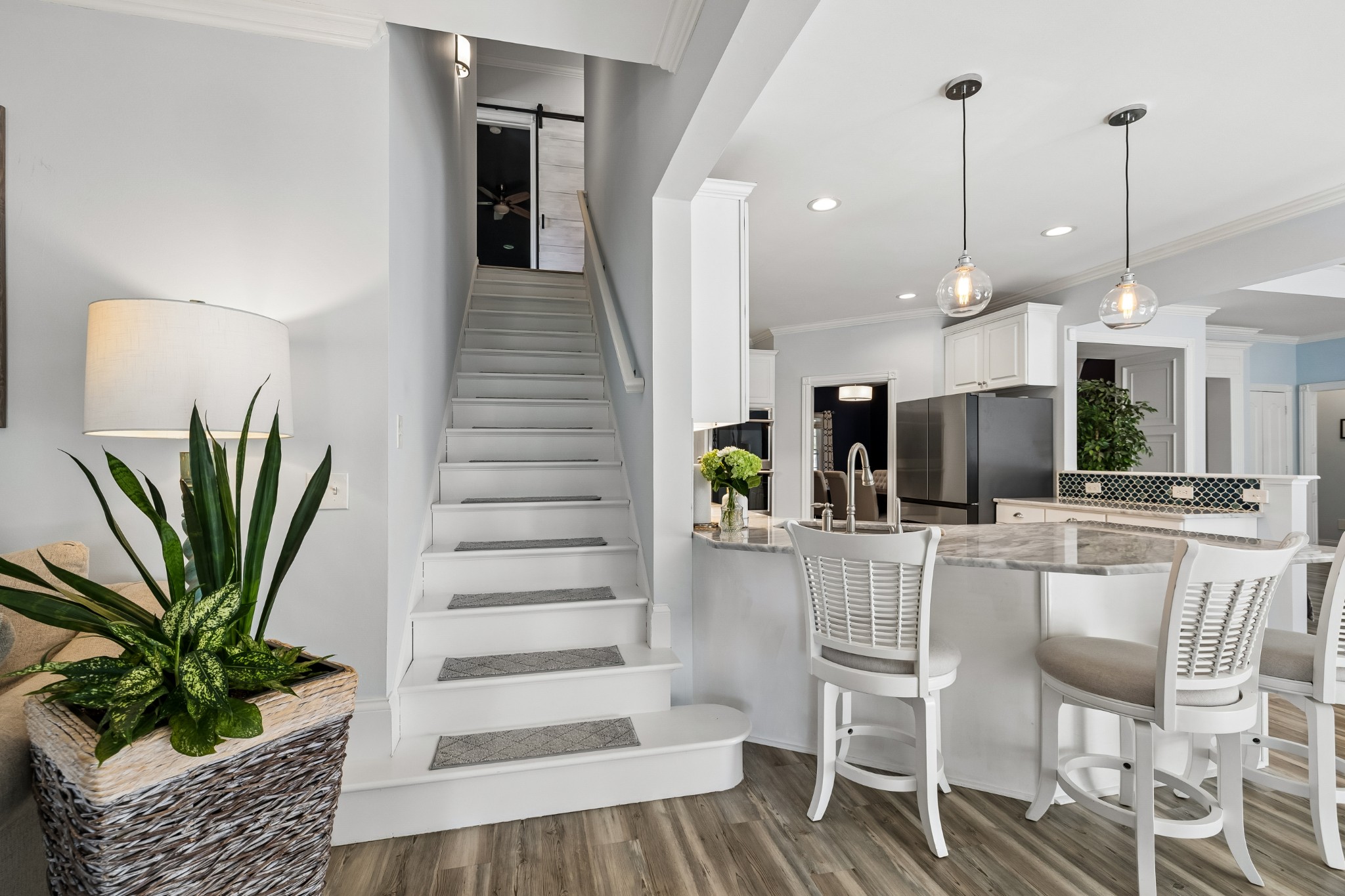 1011 Rosemont Ter