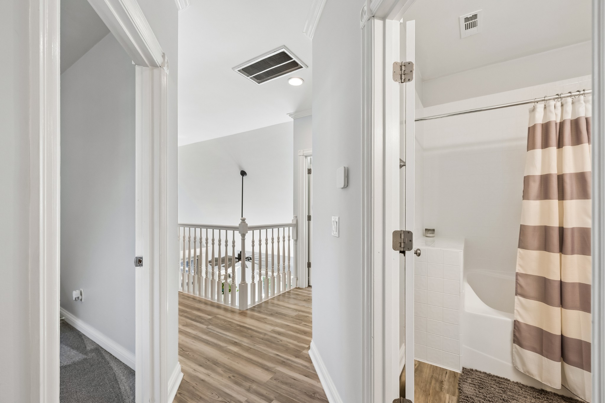 1011 Rosemont Ter