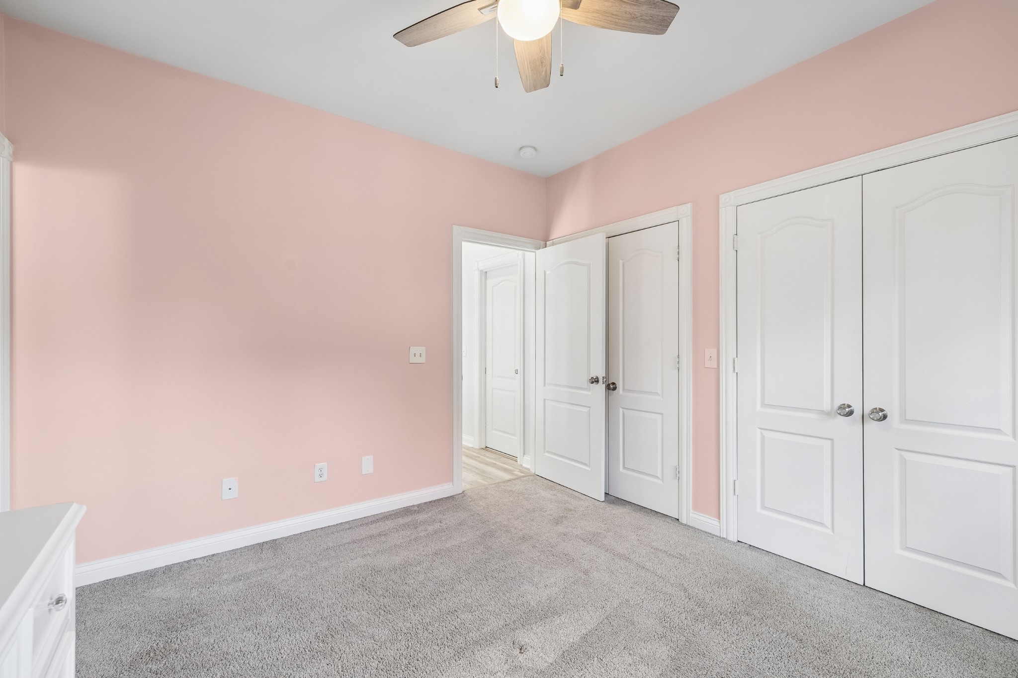 1011 Rosemont Ter
