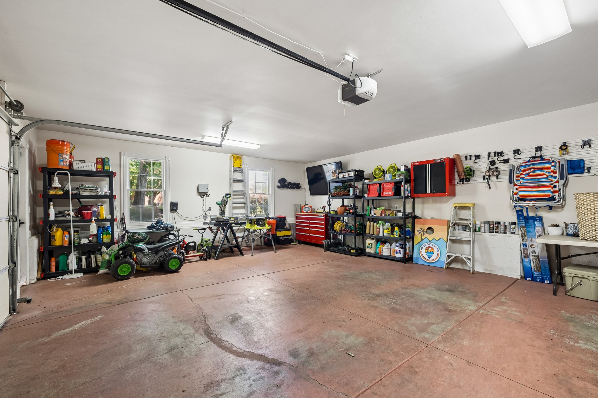 1011 Rosemont Ter